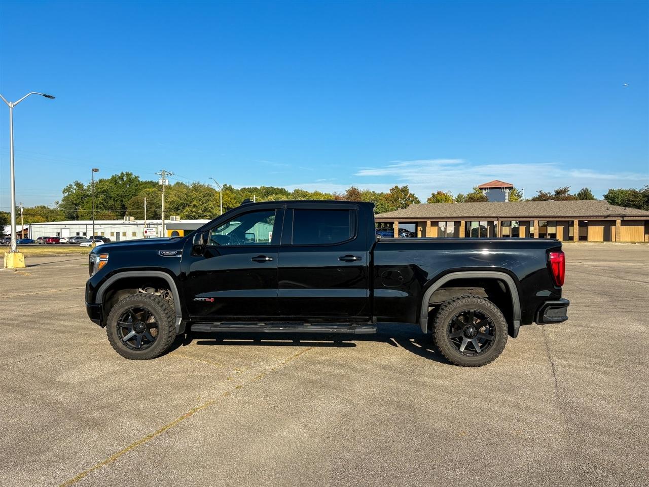GMC Sierra 1500 AT4 Crew Cab 4WD 2019