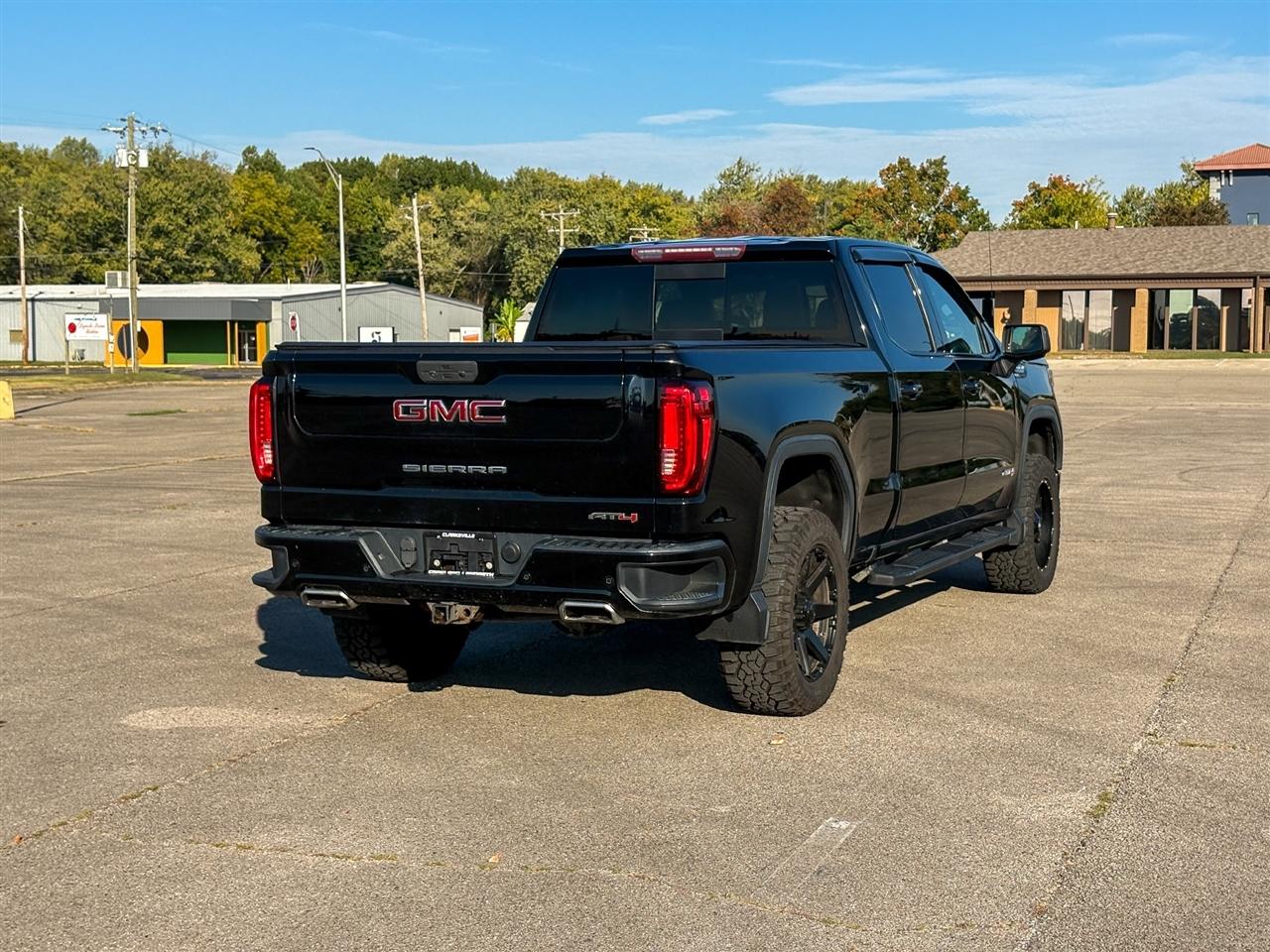 GMC Sierra 1500 AT4 Crew Cab 4WD 2019