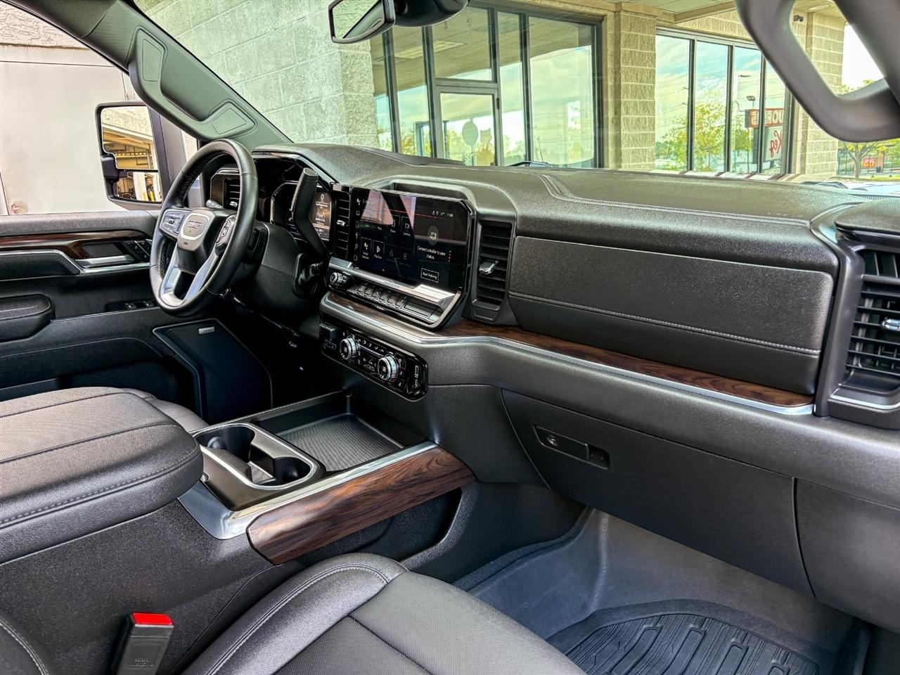 GMC Sierra 3500HD  2024