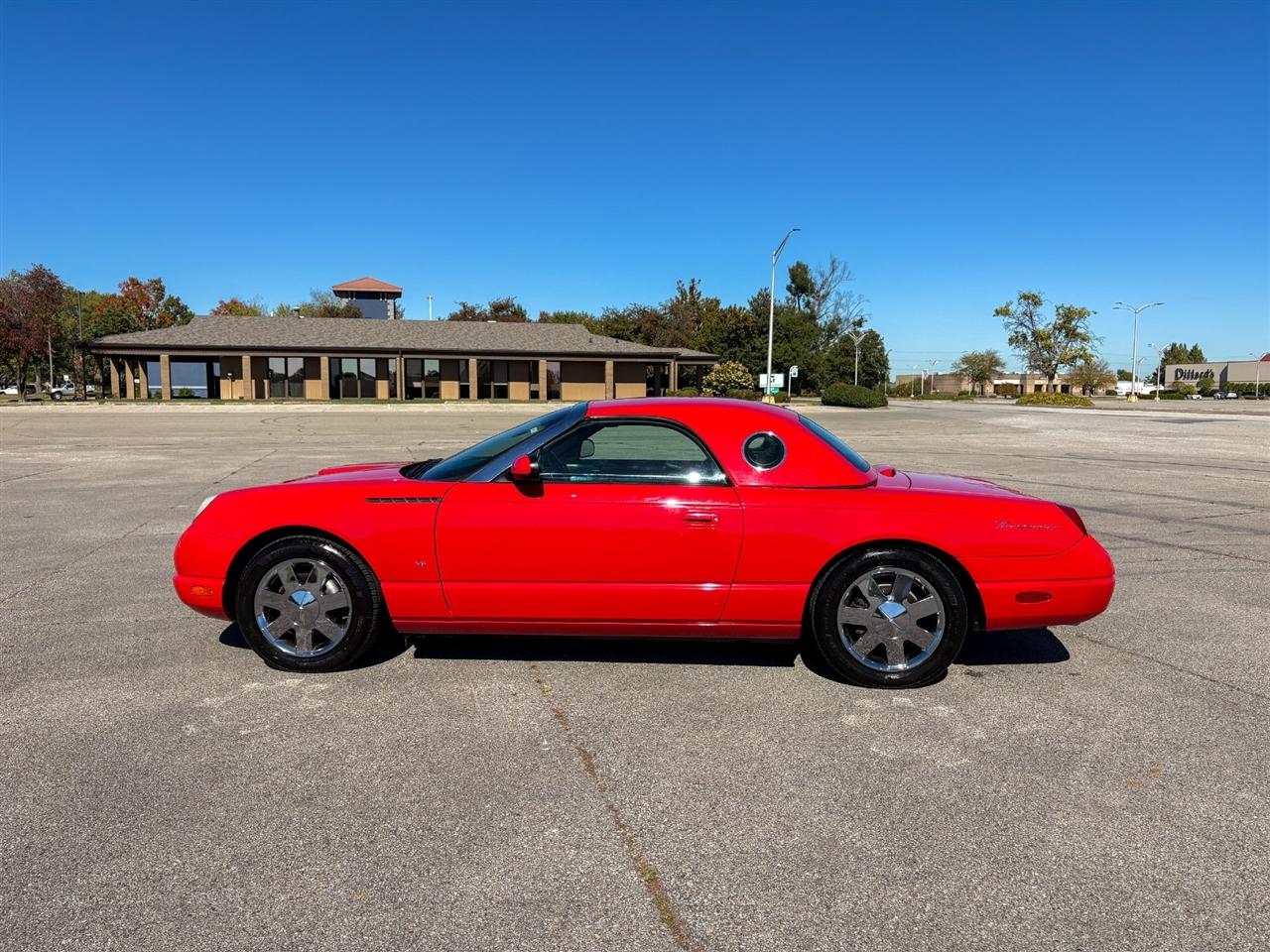 Ford Thunderbird  2003