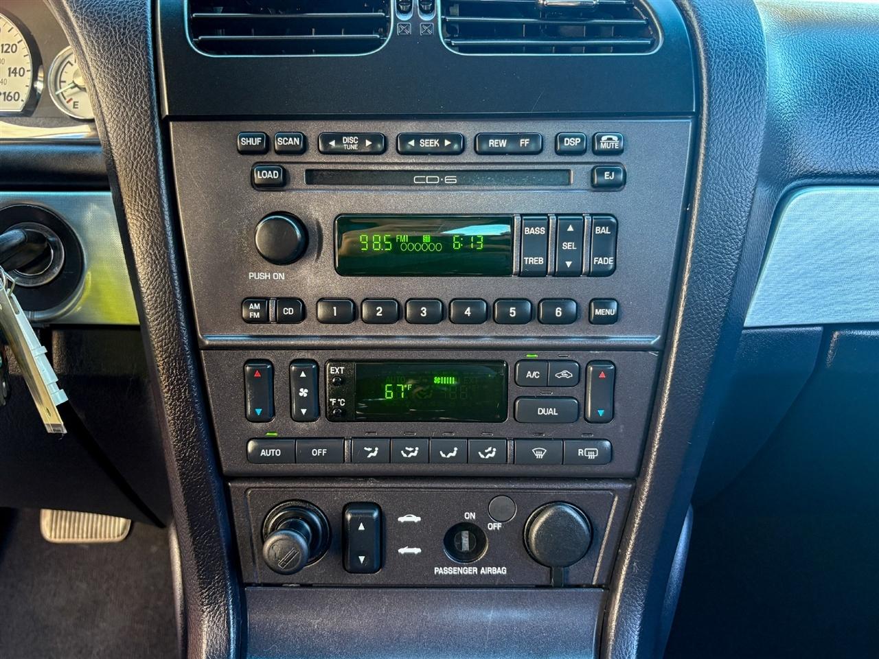 Ford Thunderbird  2003