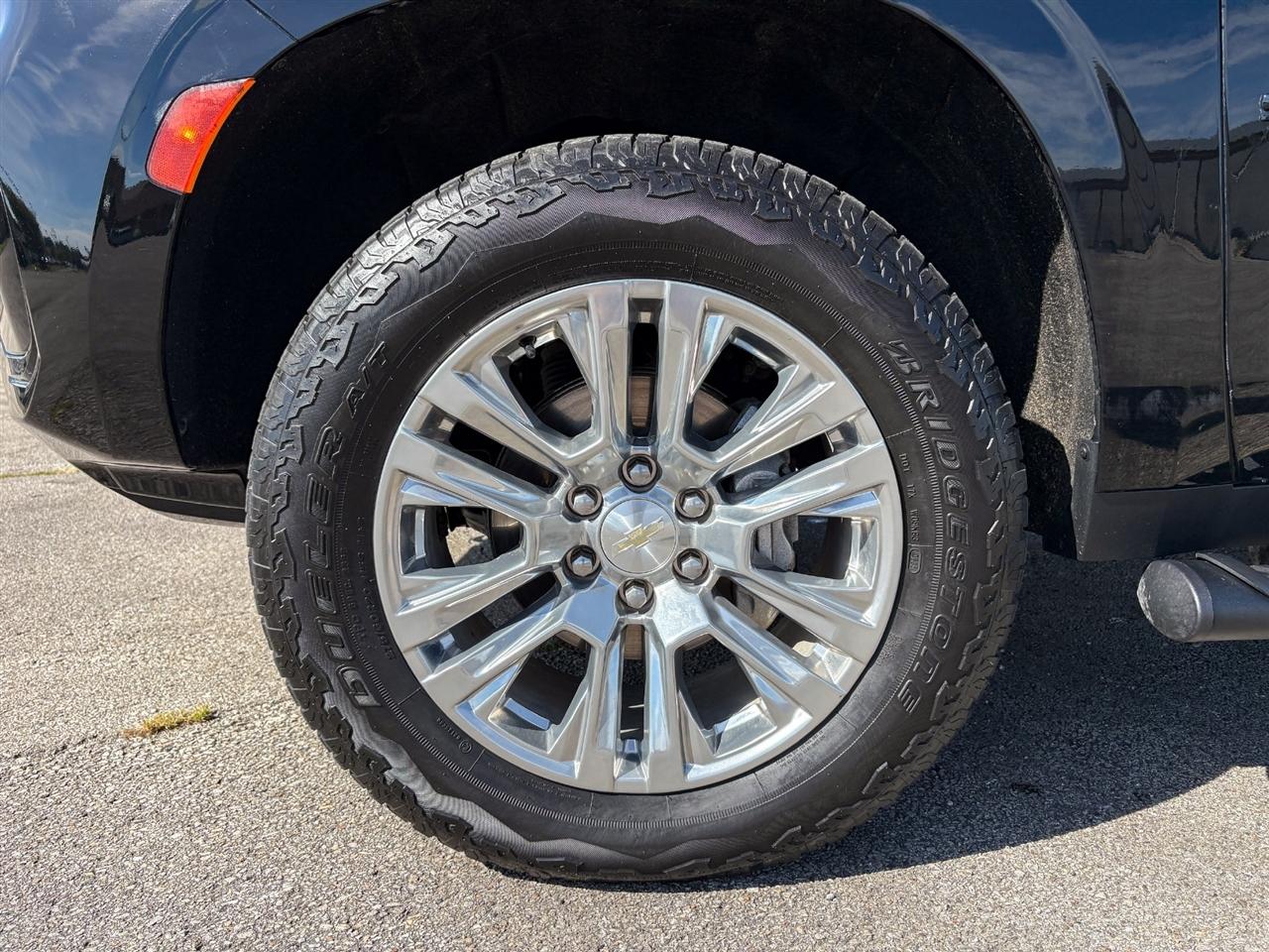 Chevrolet Suburban  2023