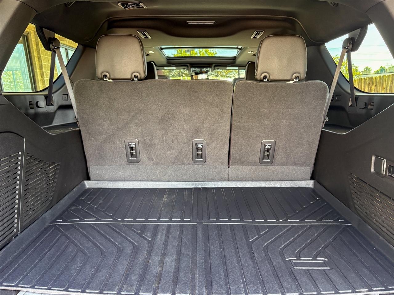 Chevrolet Suburban  2023
