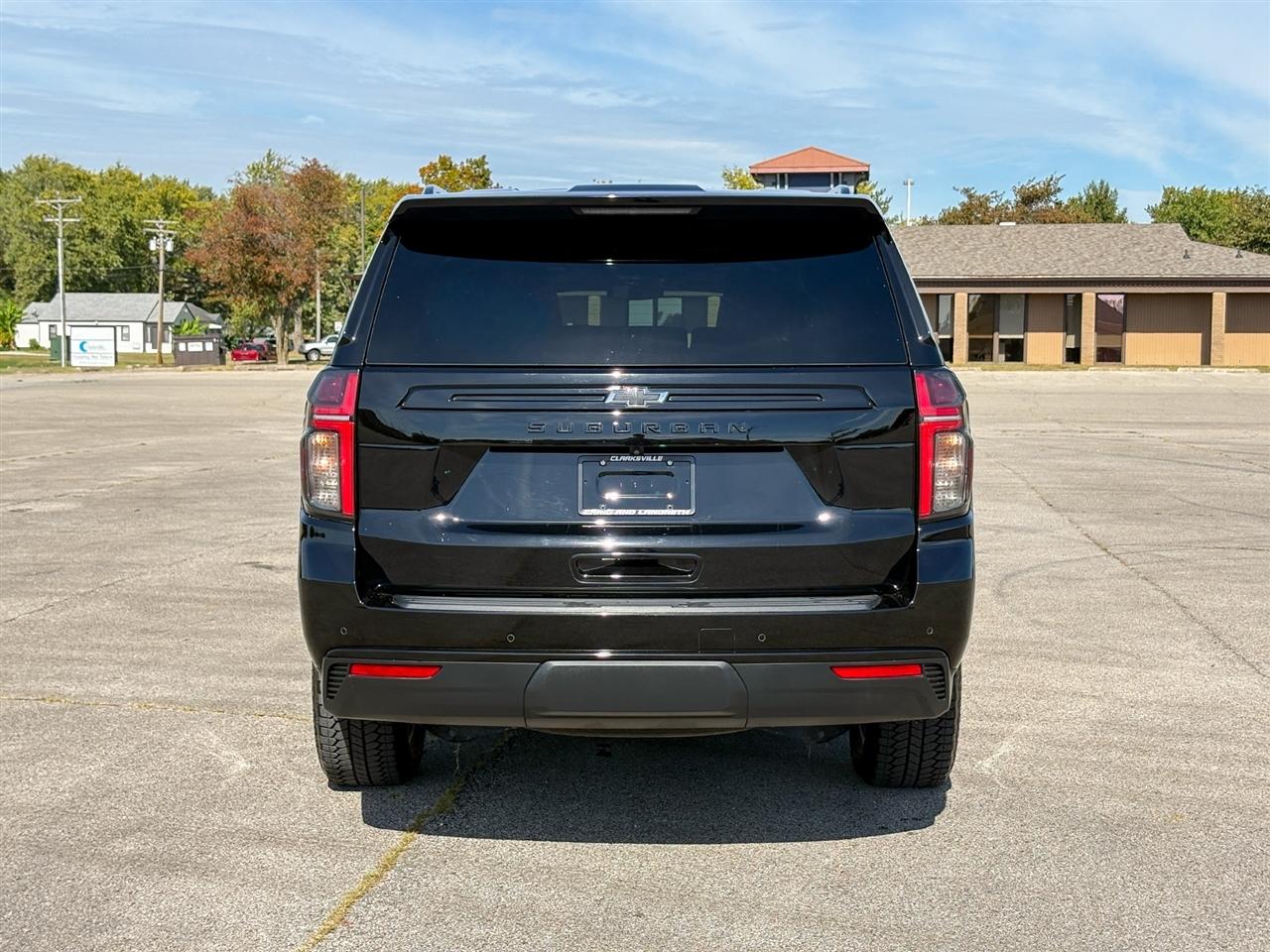 Chevrolet Suburban  2023