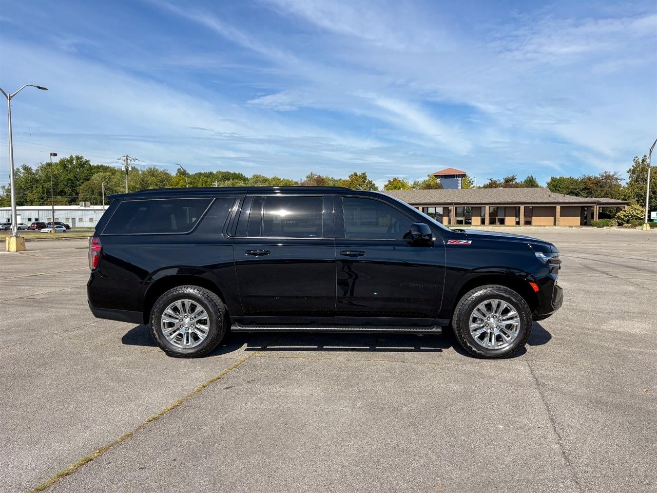 Chevrolet Suburban  2023