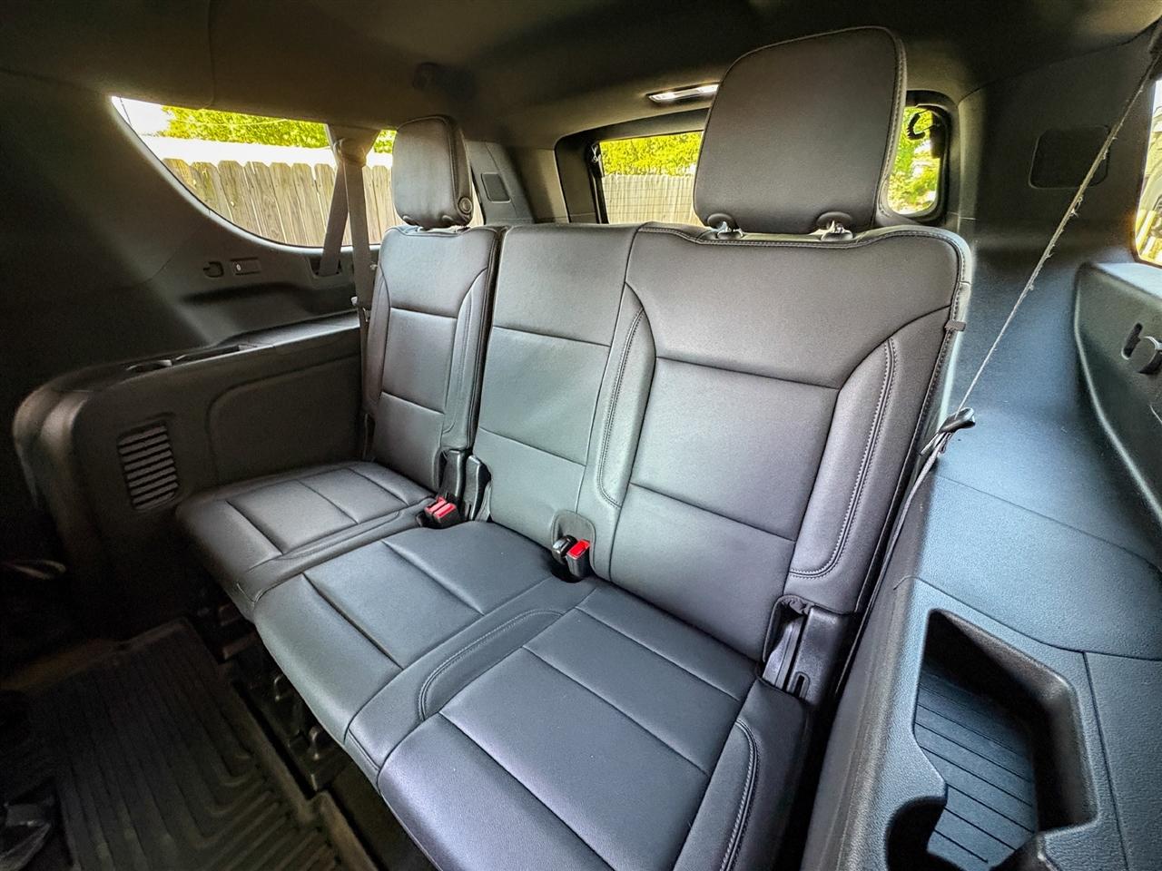 Chevrolet Suburban  2023