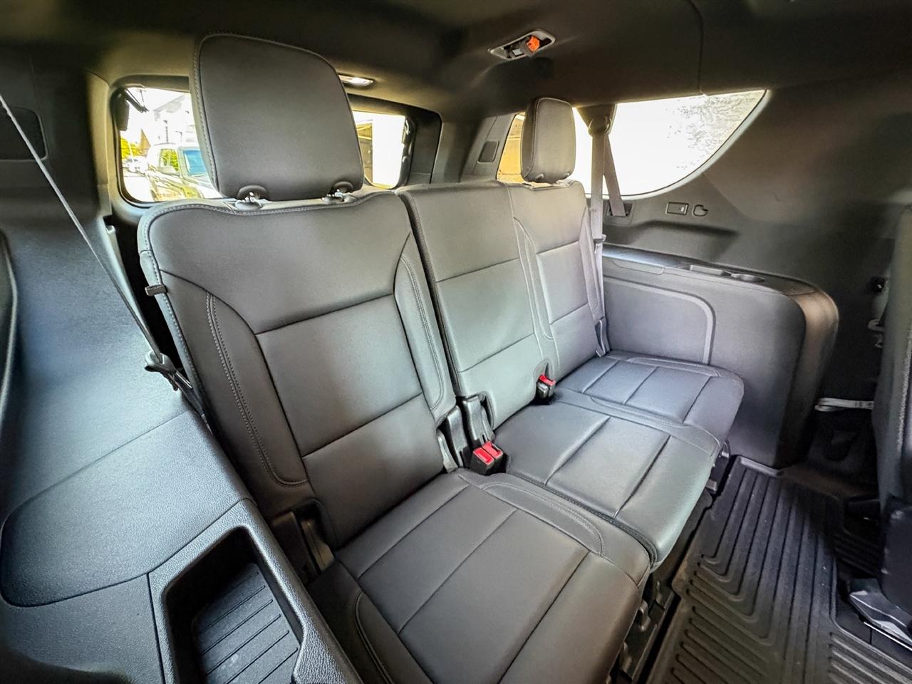Chevrolet Suburban  2023