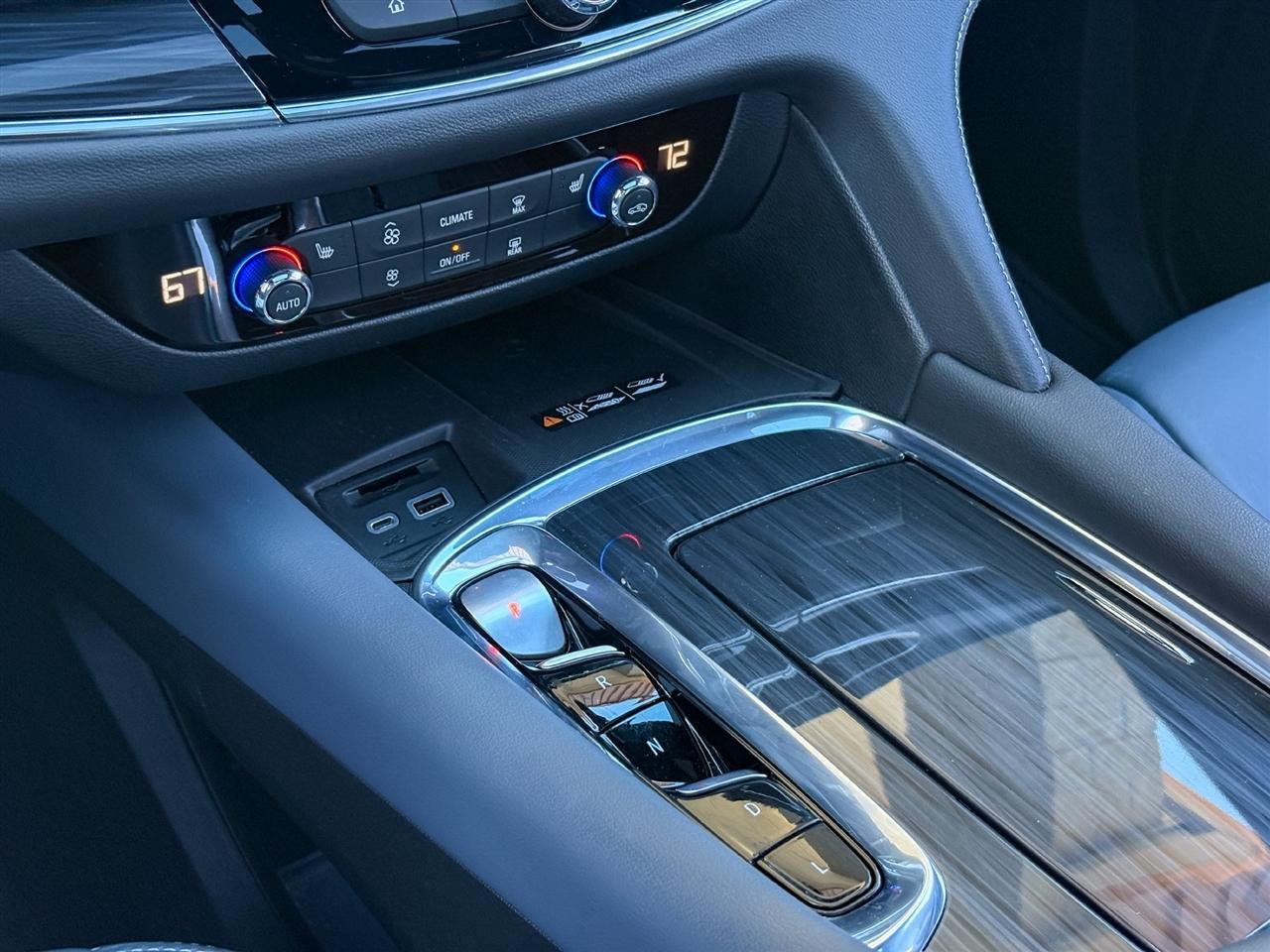 Buick Enclave Essence 2024