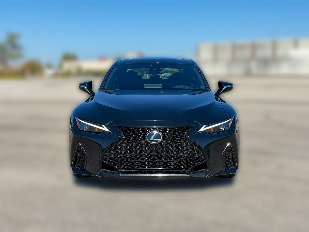 Lexus IS  2025
