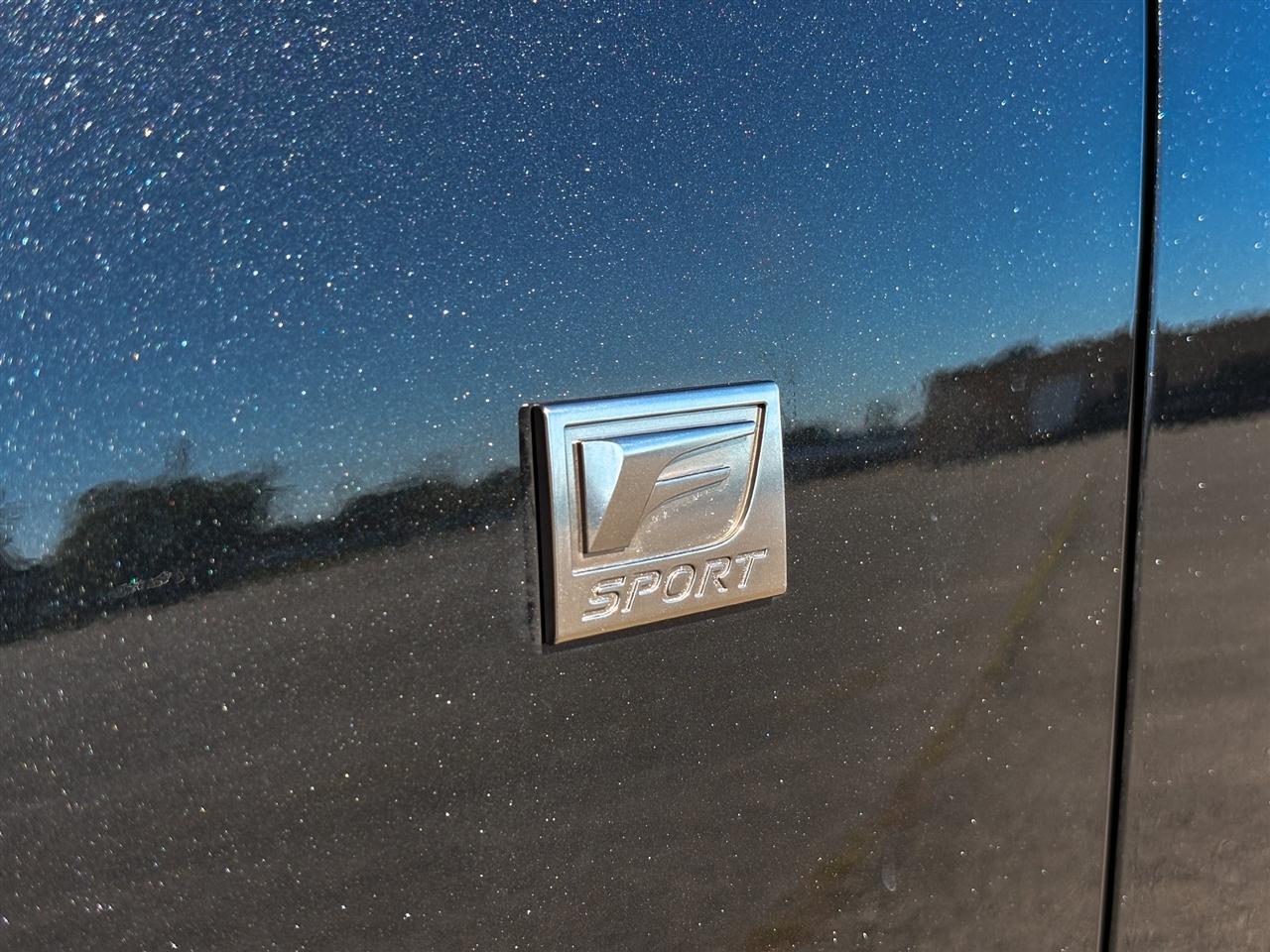 Lexus IS  2025