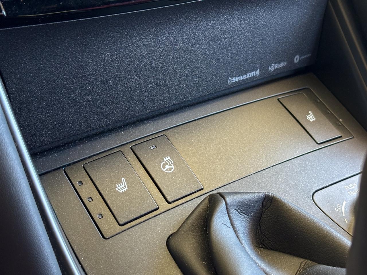 Lexus IS  2025