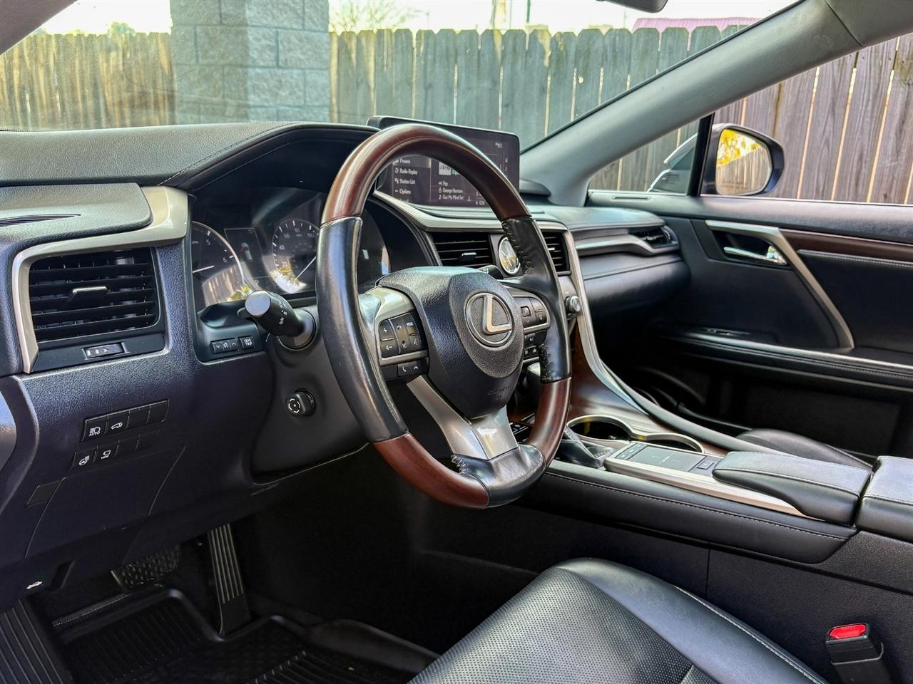Lexus RX  2020