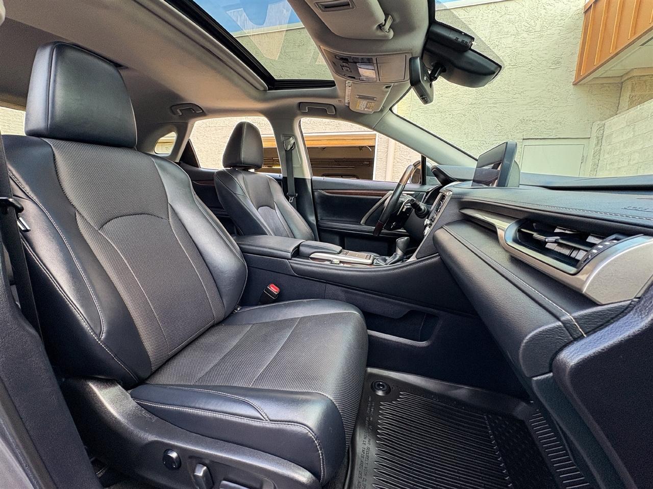 Lexus RX  2020