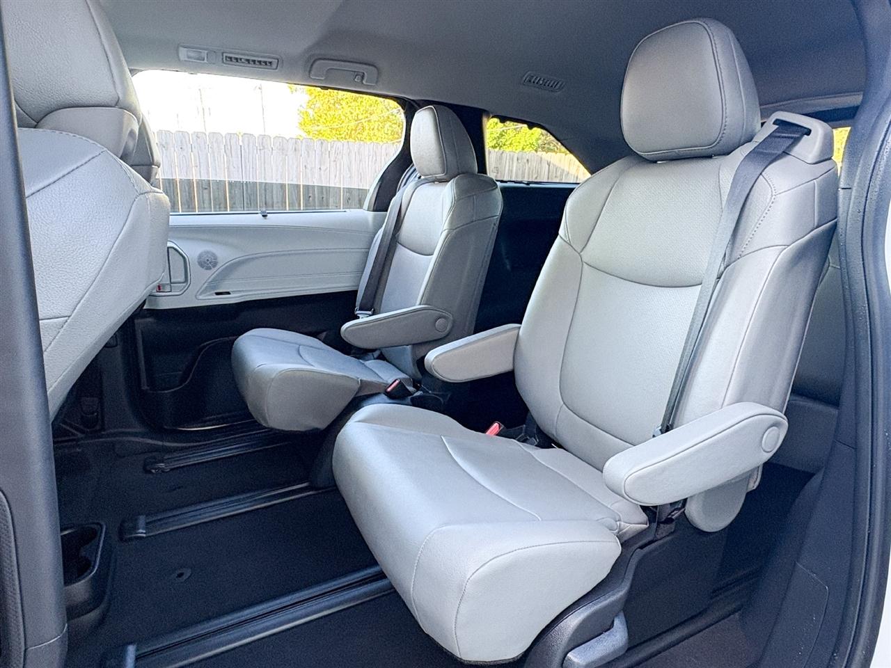 Toyota Sienna  2026