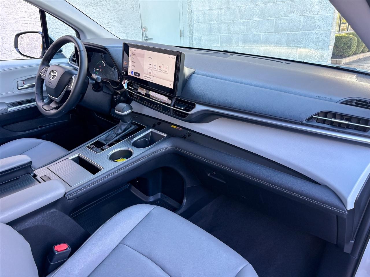 Toyota Sienna  2026