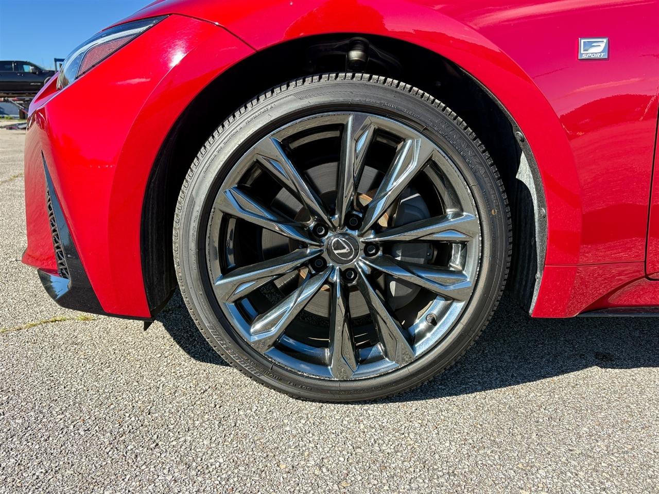 Lexus IS  2024