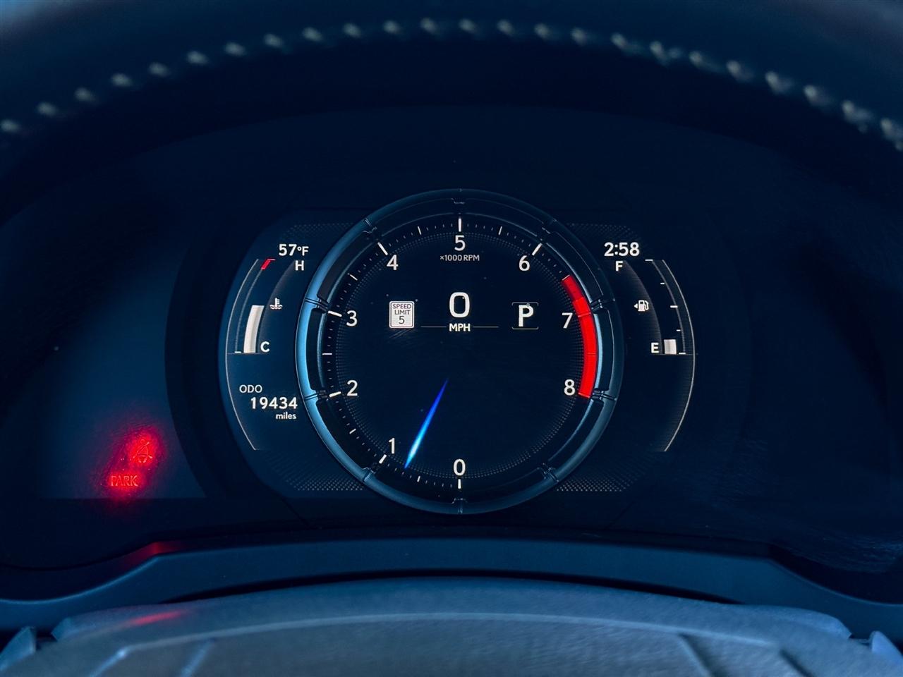 Lexus IS  2024
