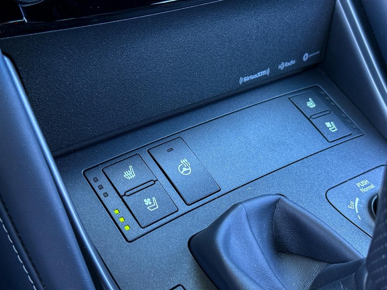 Lexus IS  2024