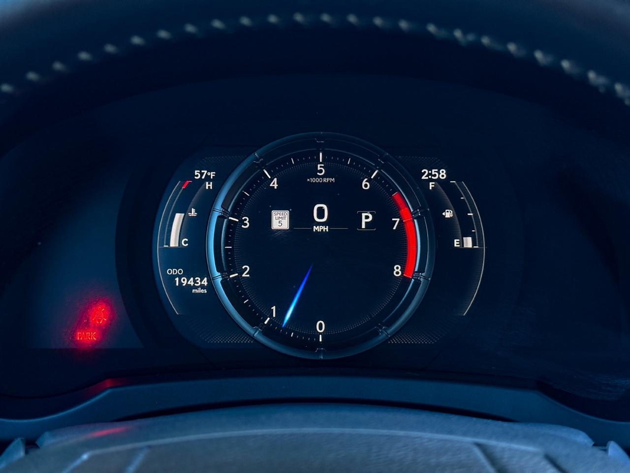 Lexus IS  2024