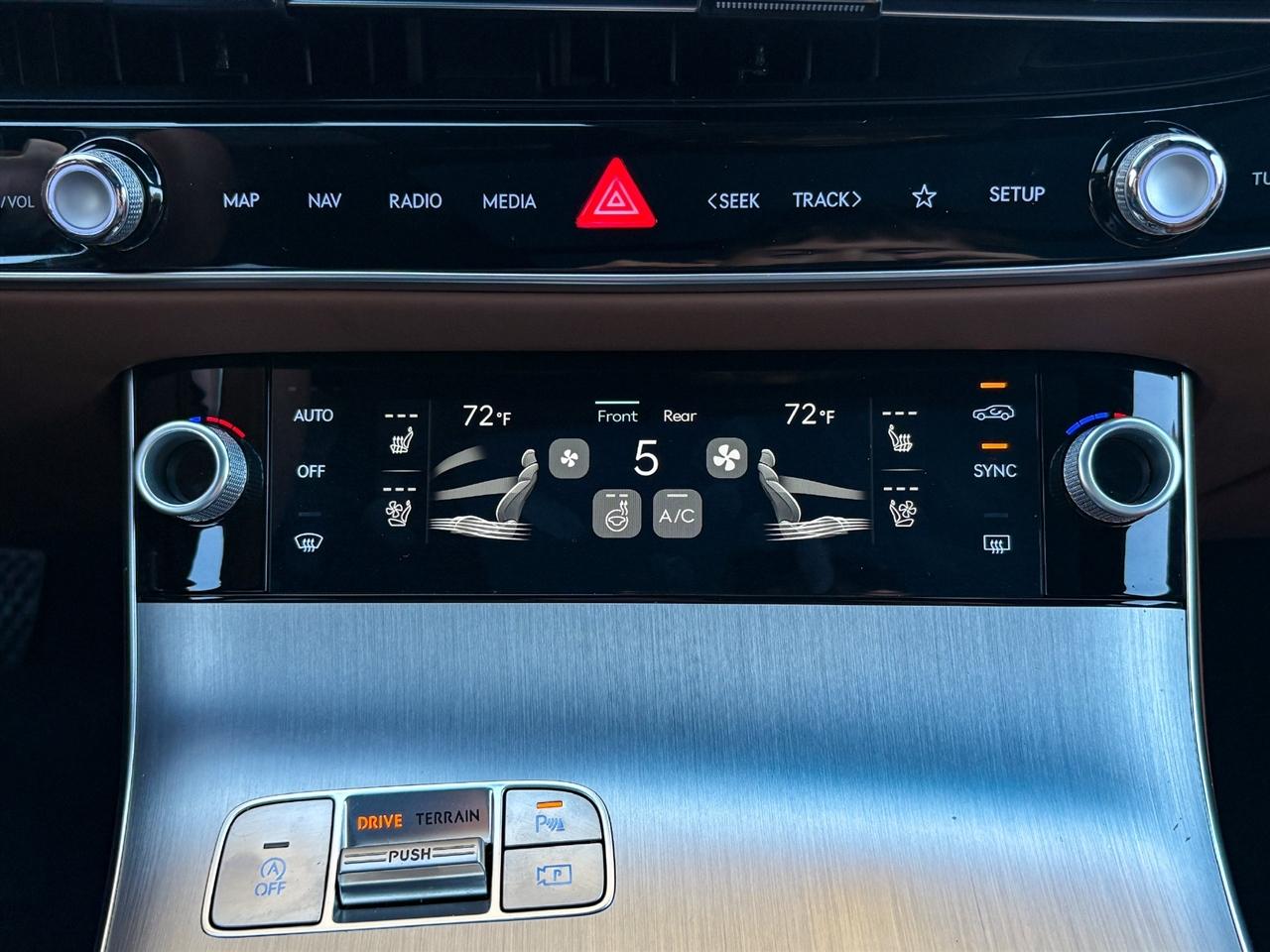 Genesis GV70  2026