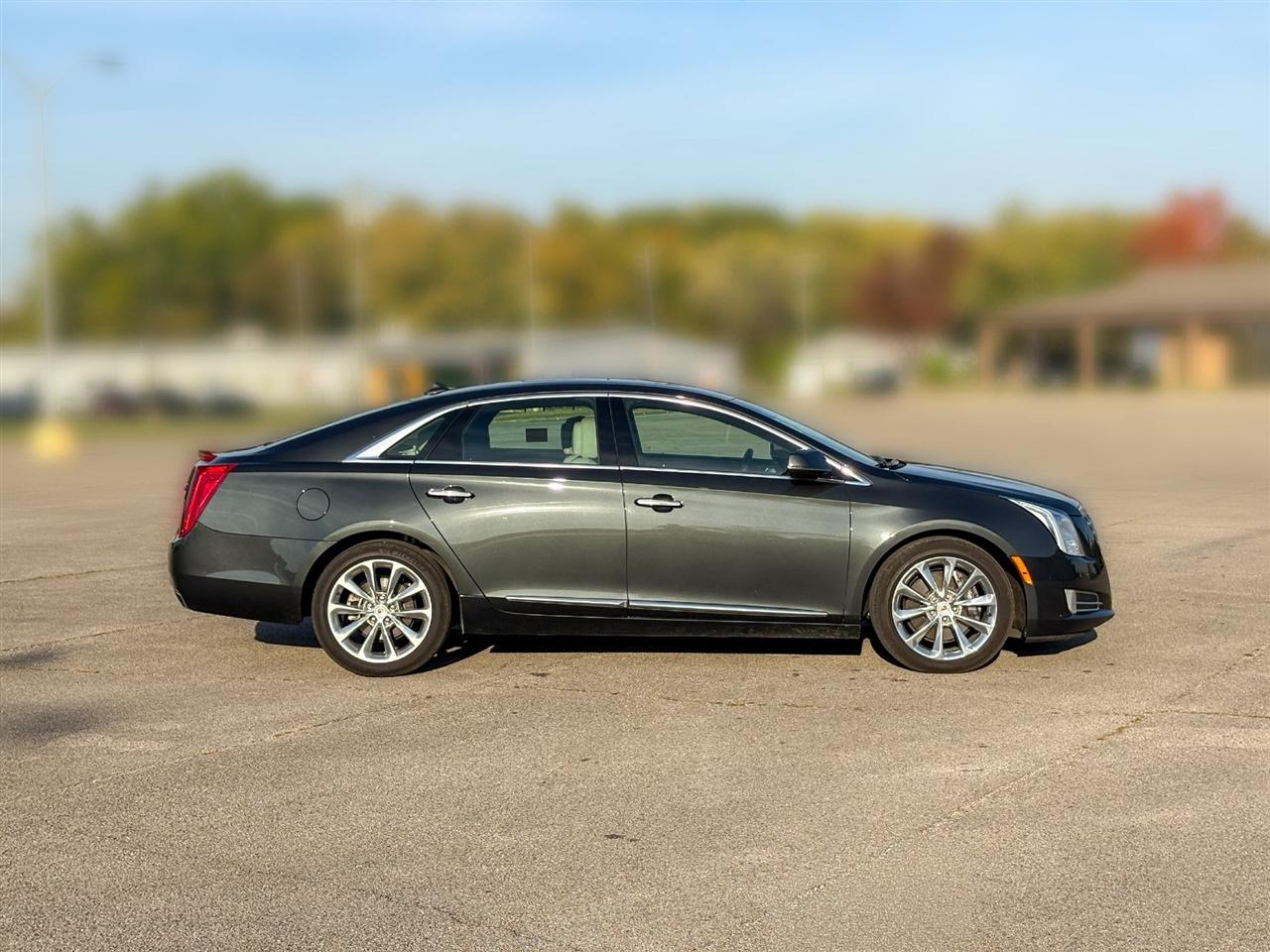 Cadillac XTS  2013