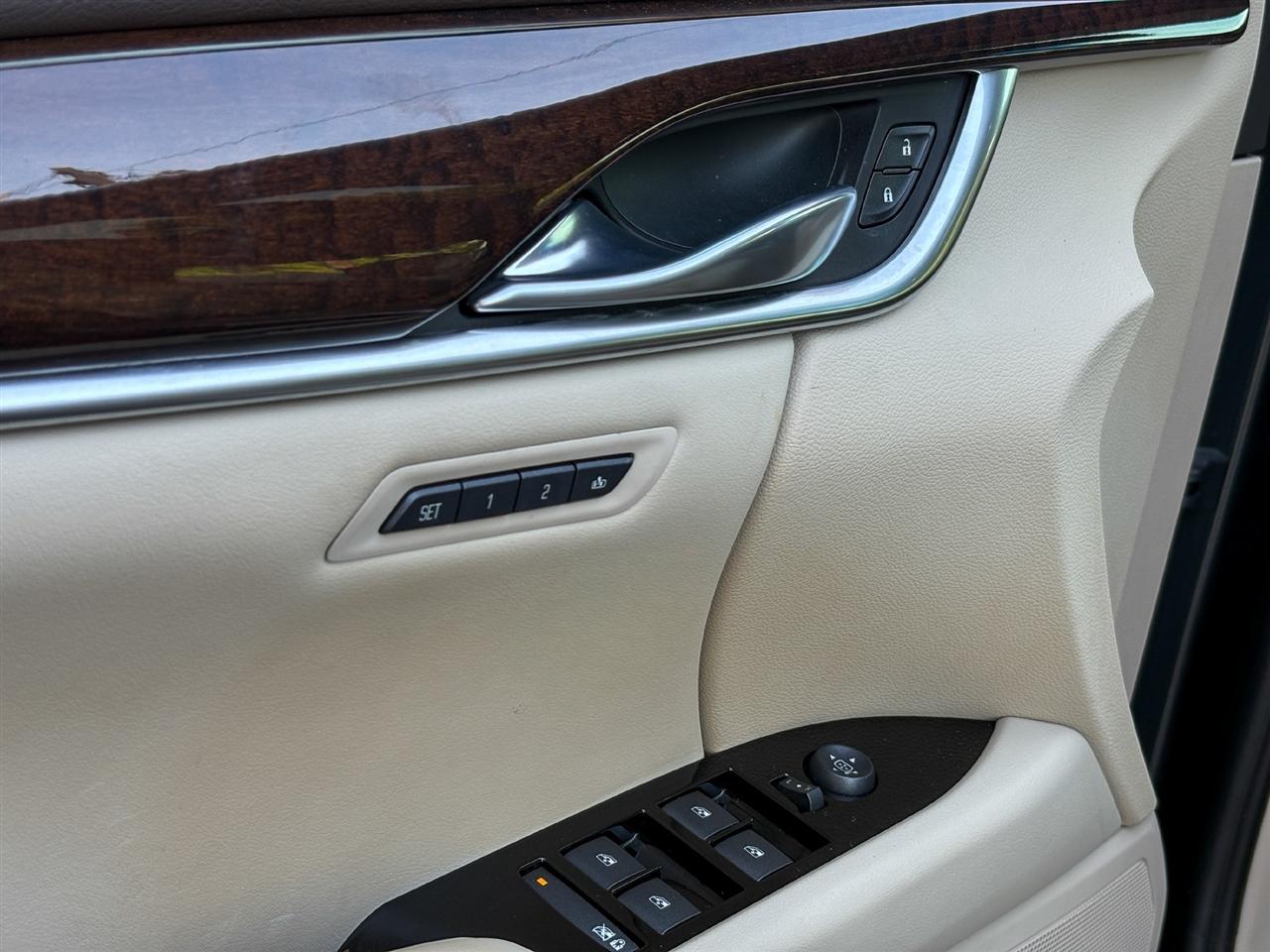 Cadillac XTS  2013