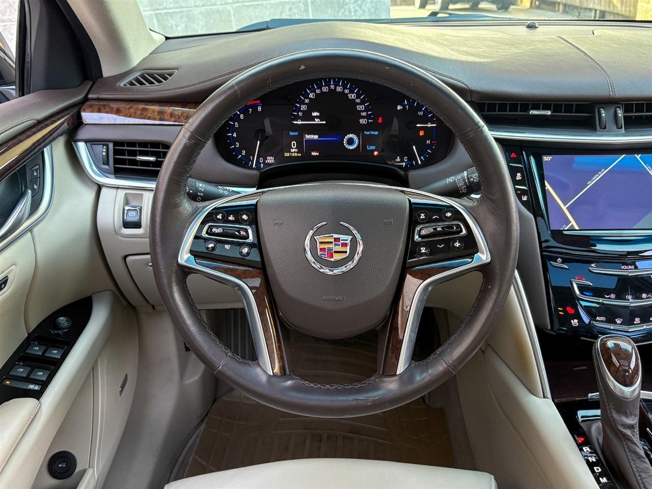 Cadillac XTS  2013