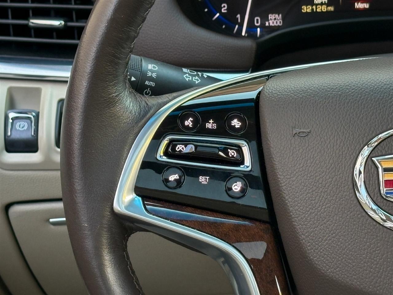 Cadillac XTS  2013