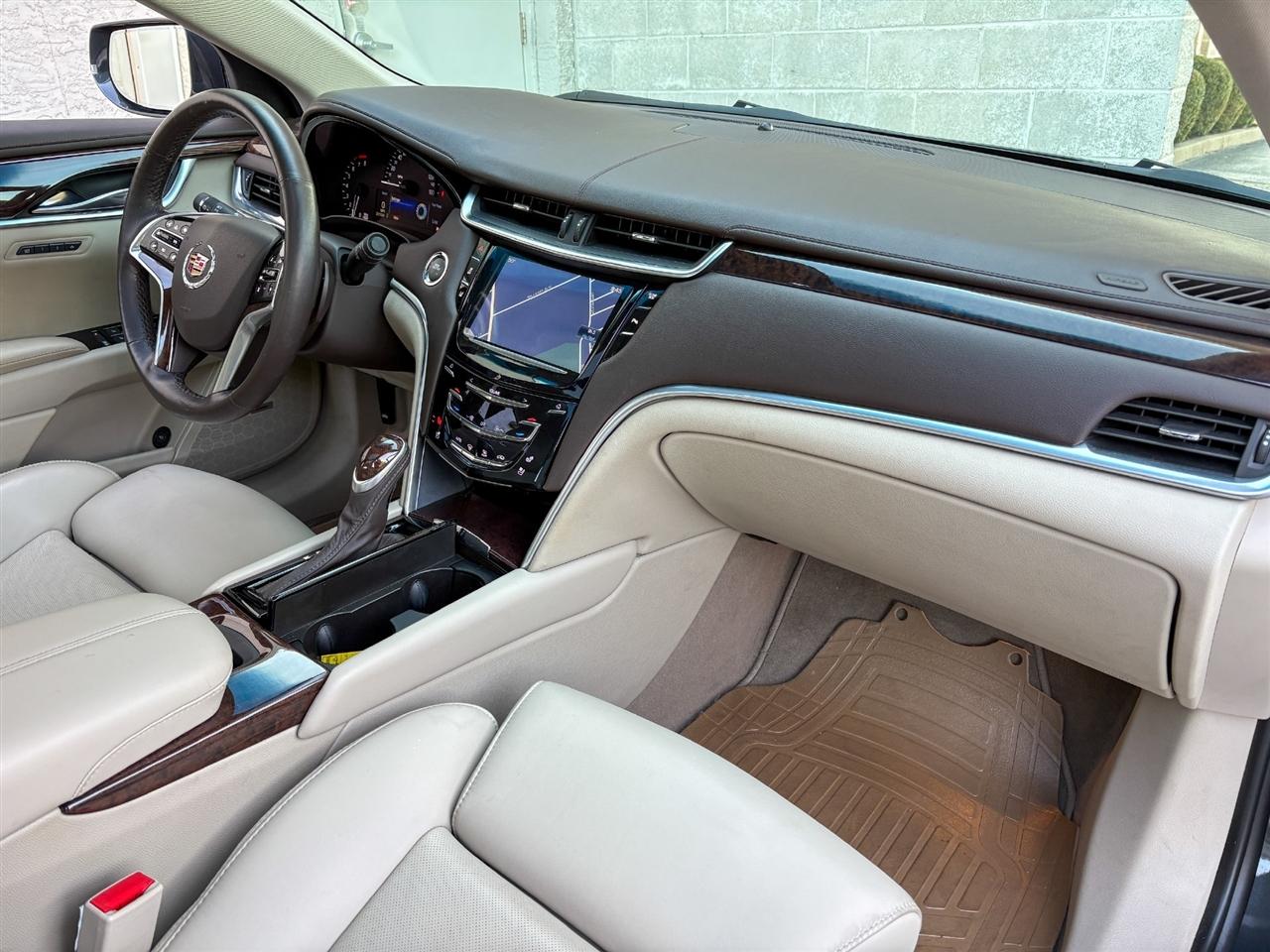 Cadillac XTS  2013