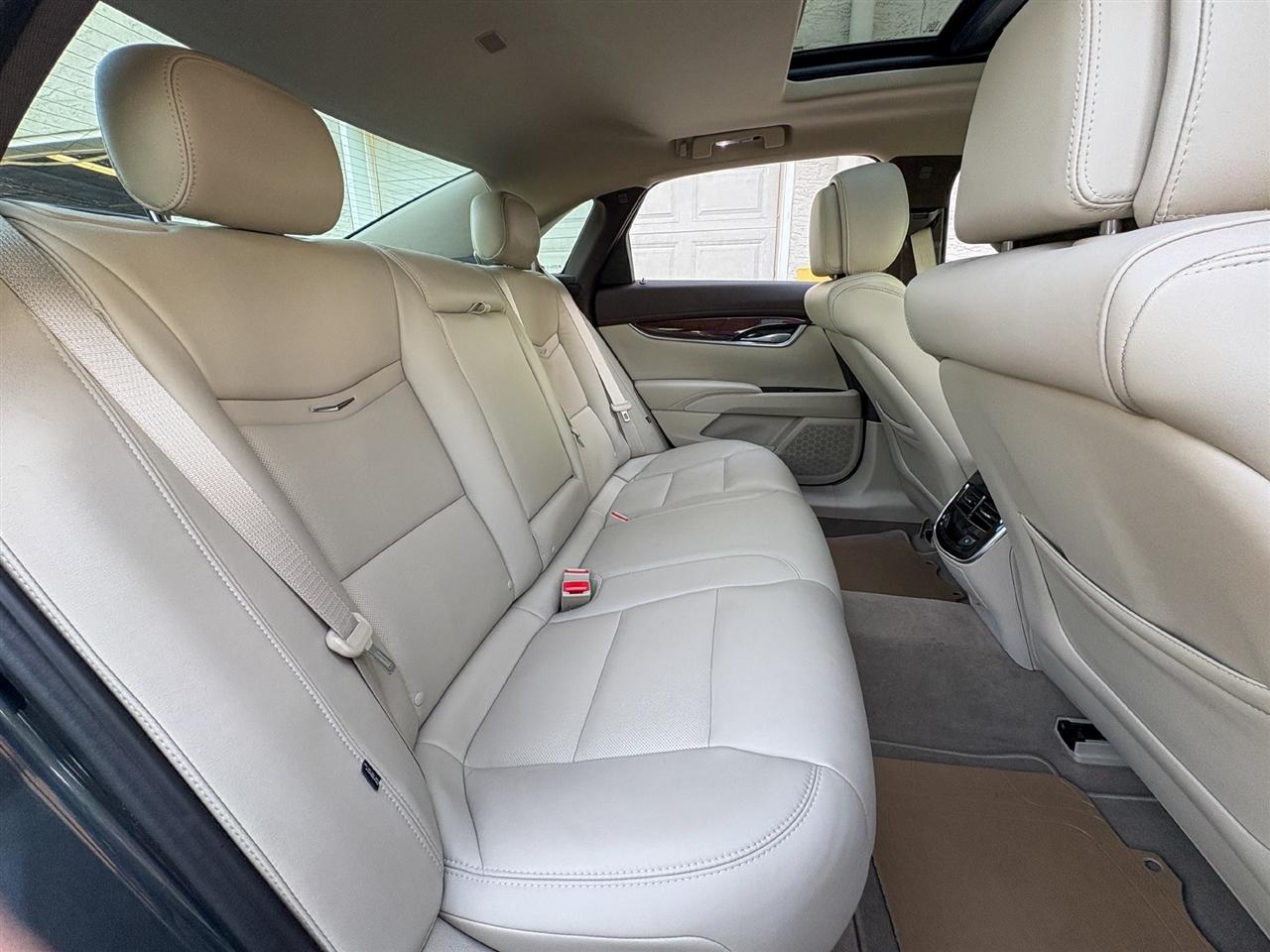 Cadillac XTS  2013