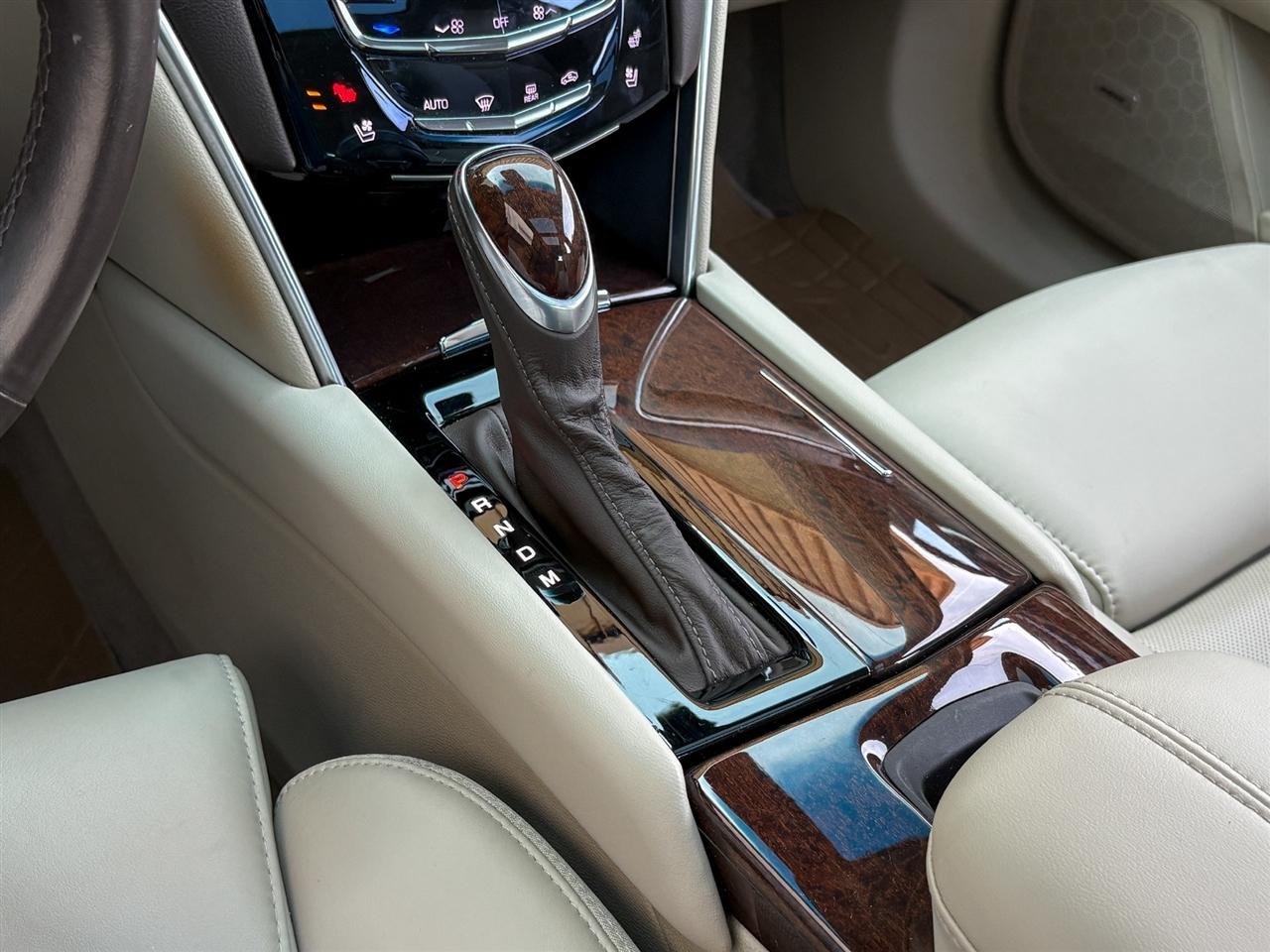 Cadillac XTS  2013