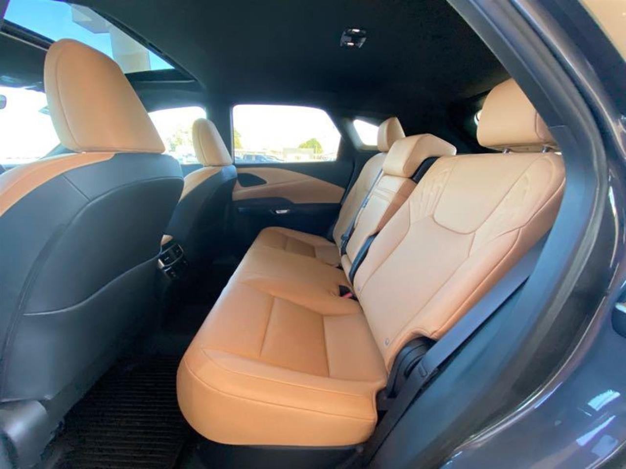 Lexus RX  2025