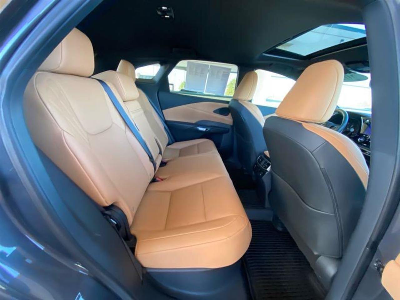 Lexus RX  2025