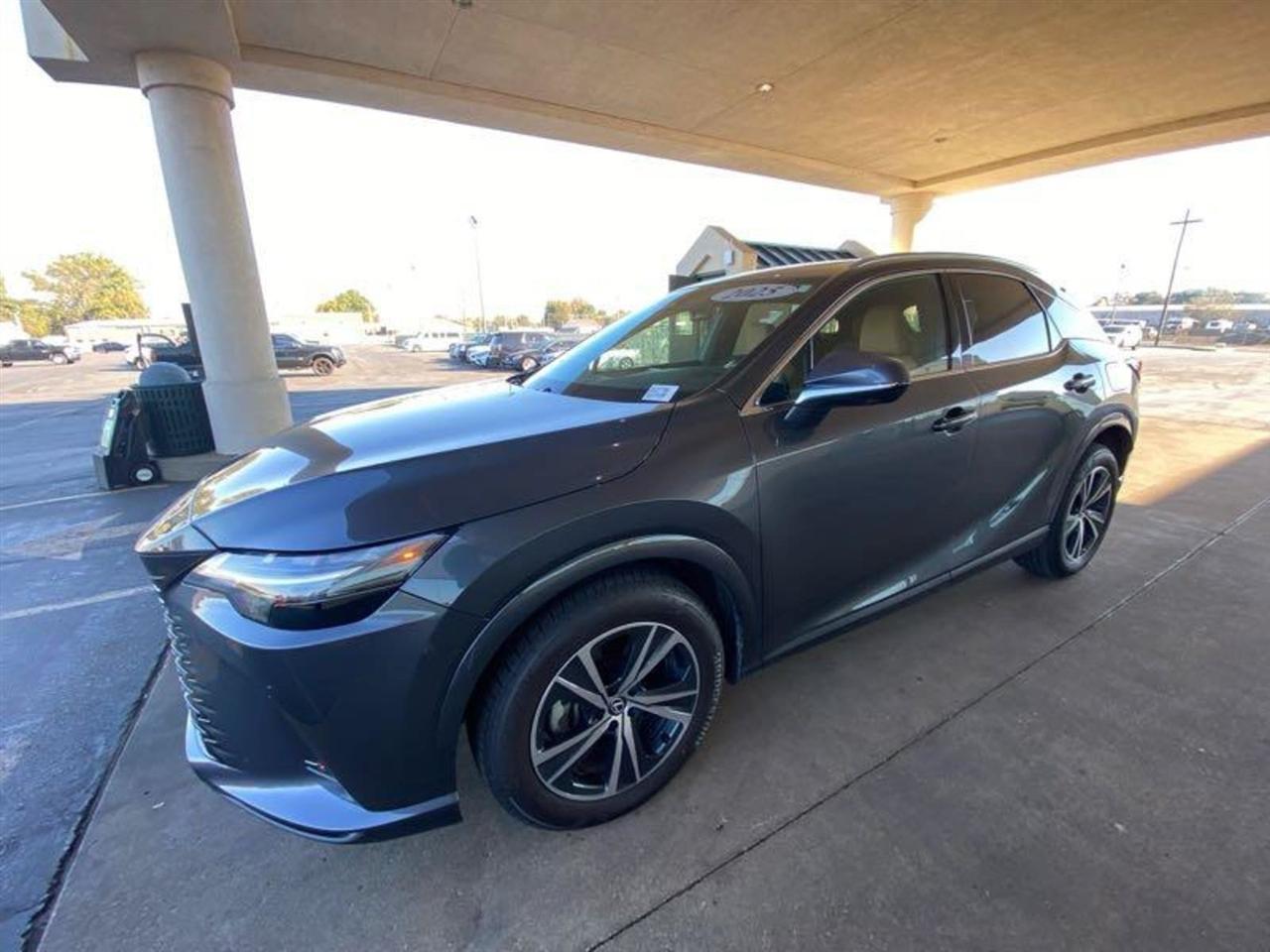 Lexus RX  2025