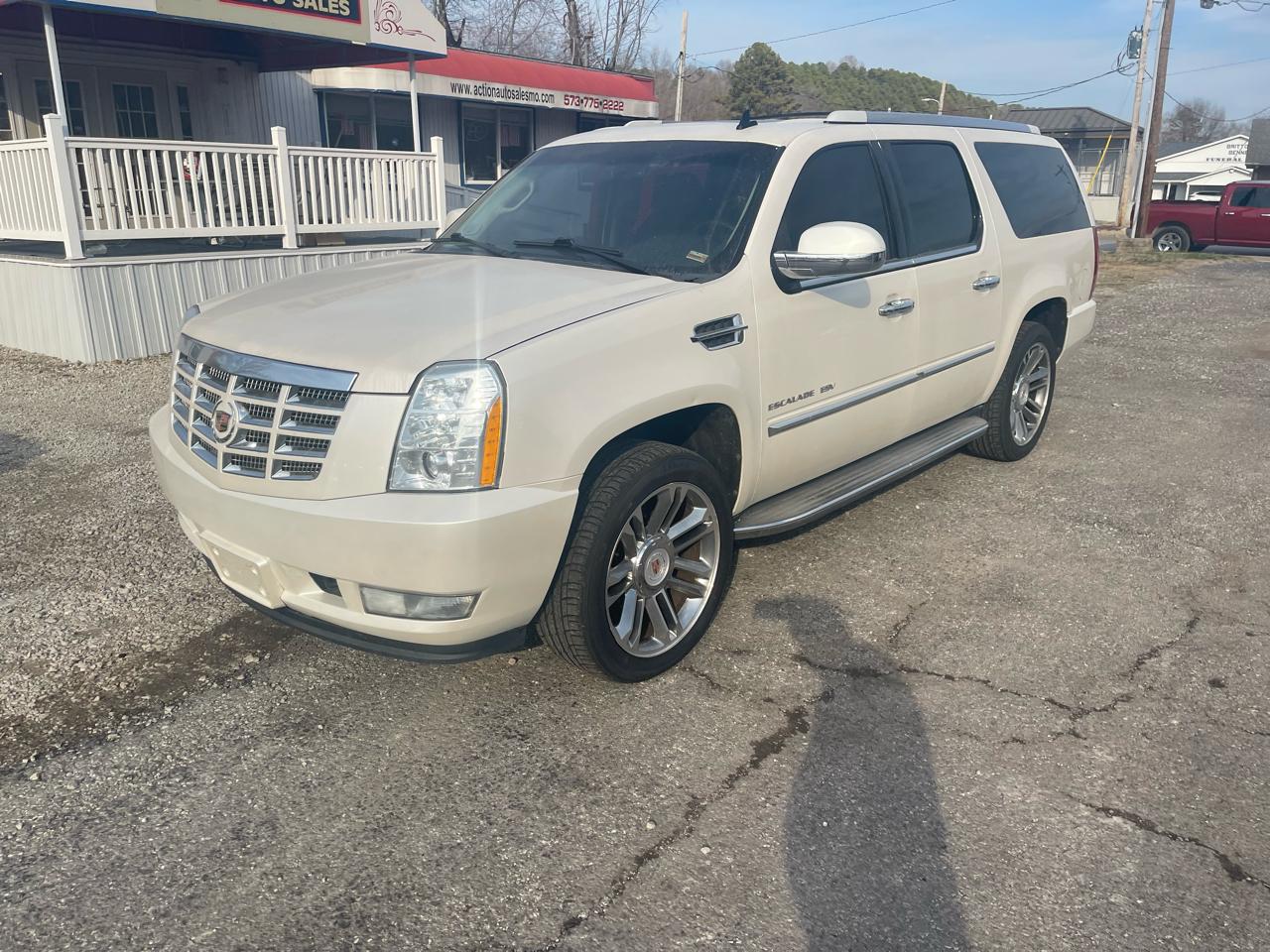 Cadillac Escalade ESV AWD 4dr Luxury 2013
