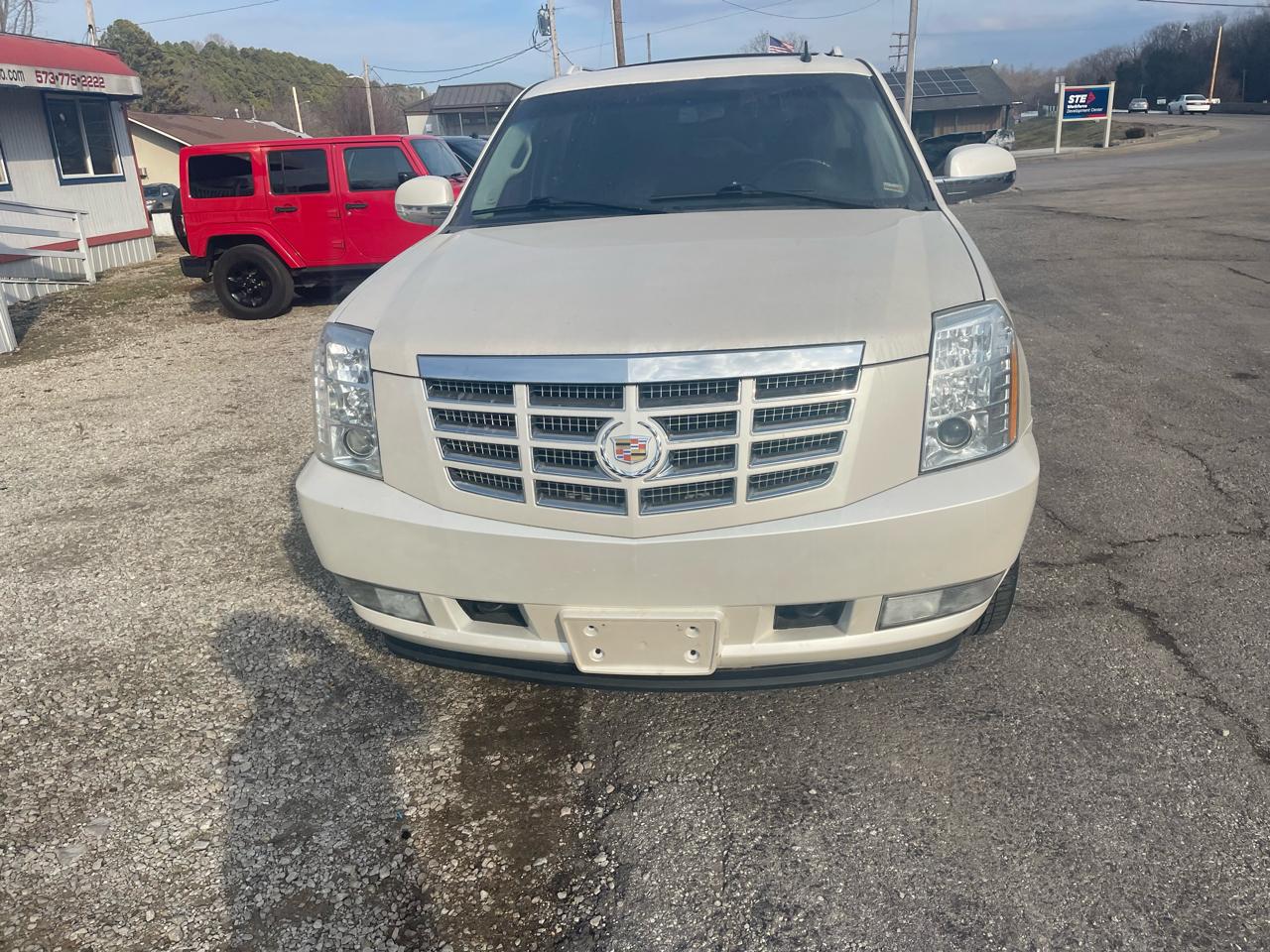 Cadillac Escalade ESV AWD 4dr Luxury 2013