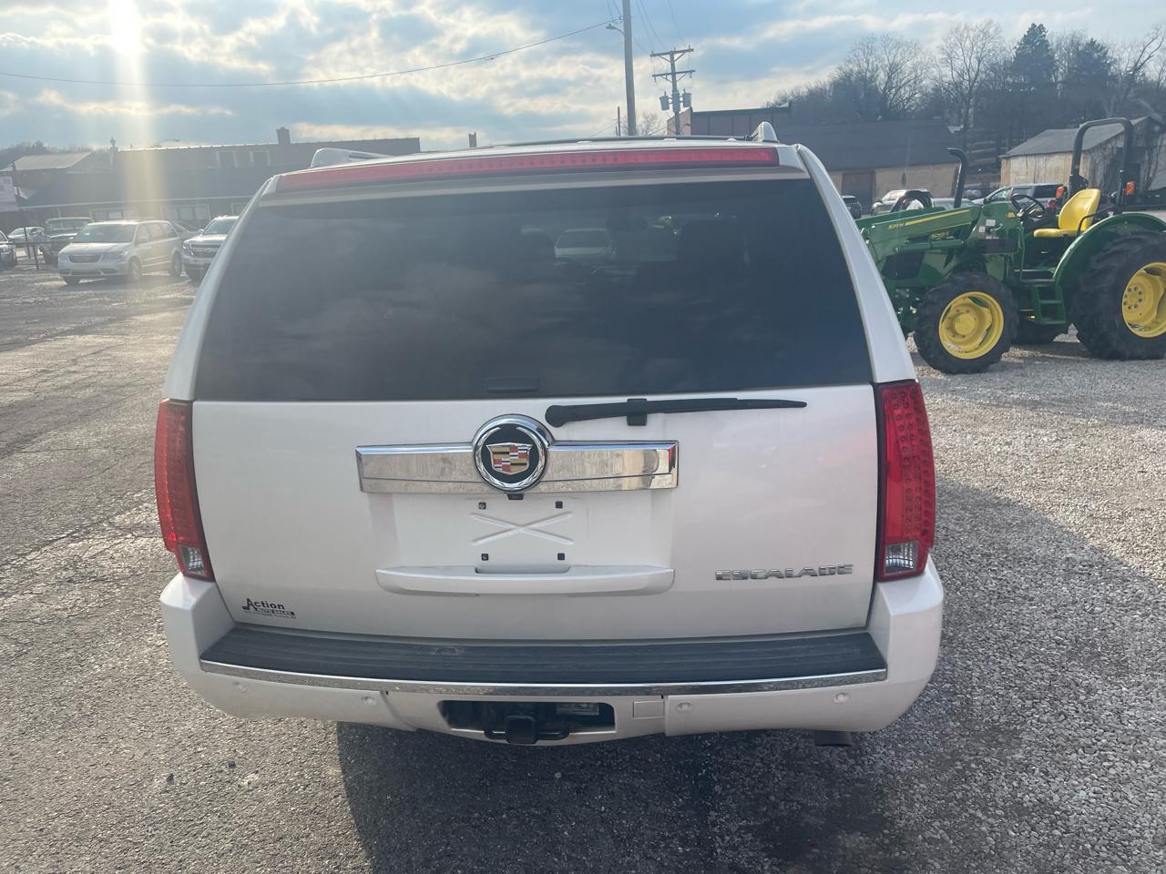 Cadillac Escalade ESV AWD 4dr Luxury 2013