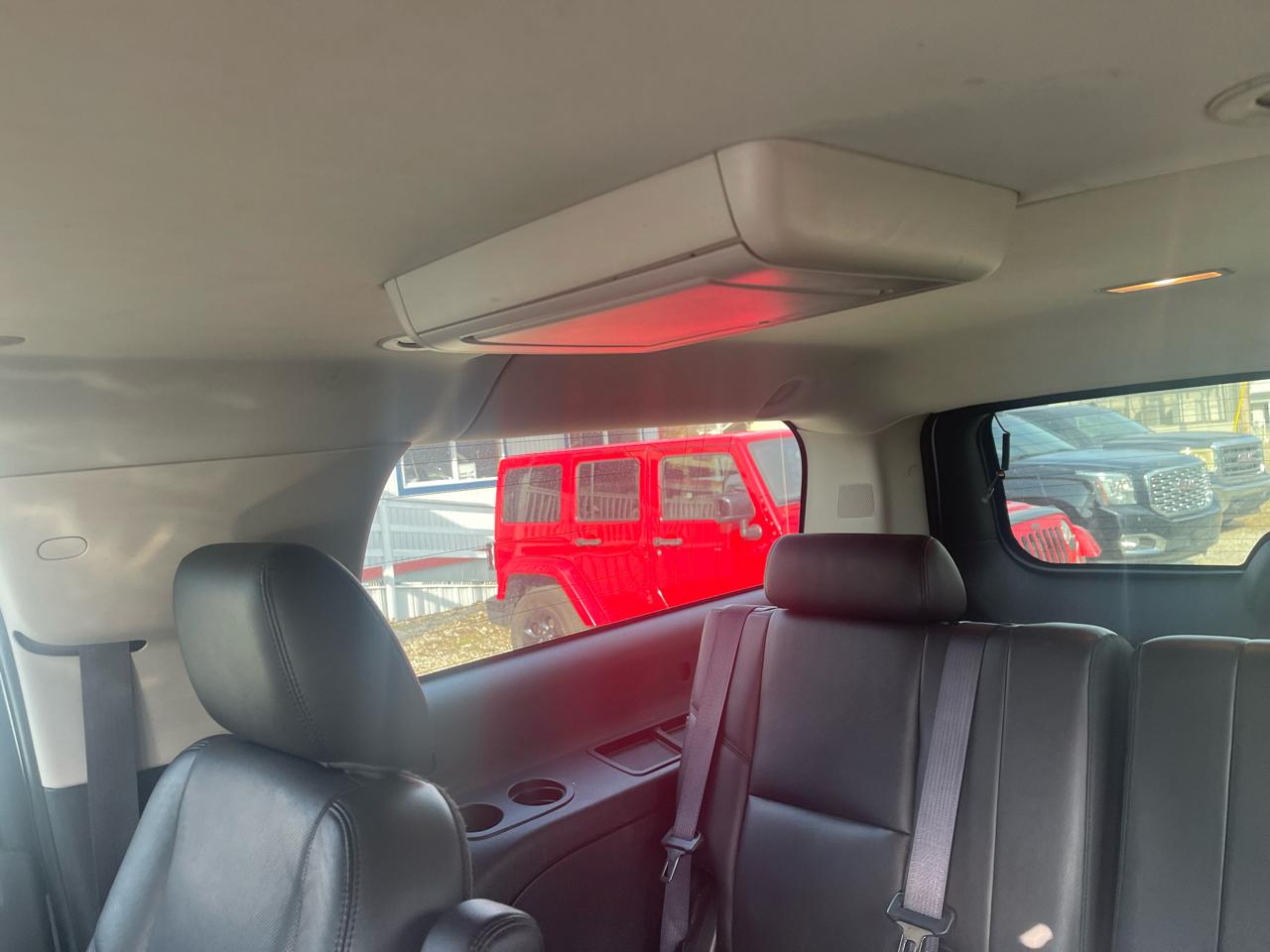 Cadillac Escalade ESV AWD 4dr Luxury 2013