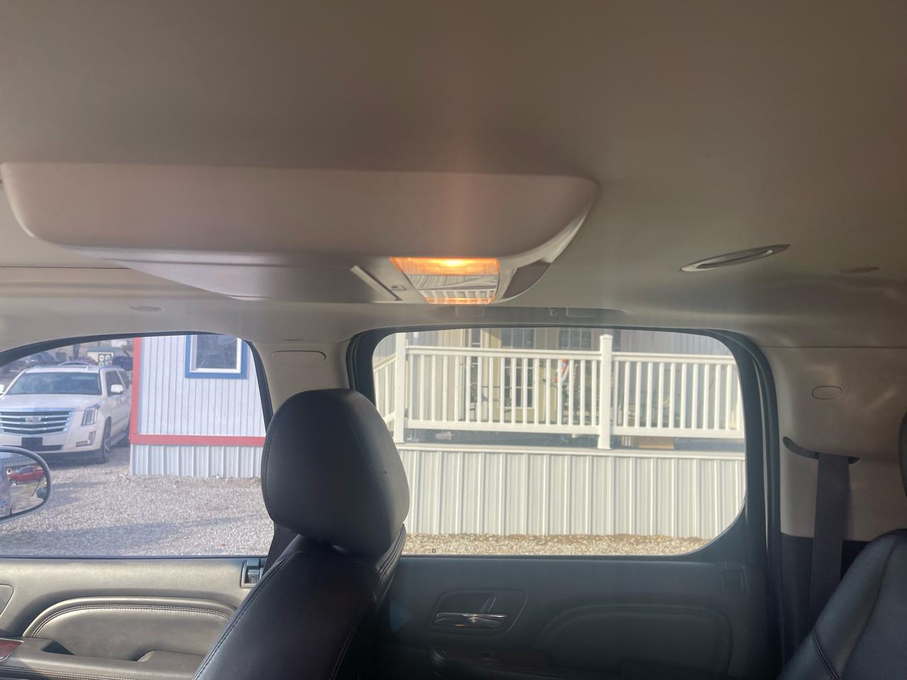 Cadillac Escalade ESV AWD 4dr Luxury 2013