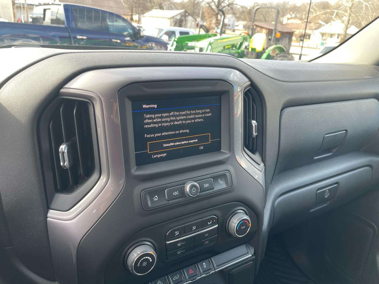 Chevrolet Silverado 1500 4WD Crew Cab 147" Custom Trail Boss 2021