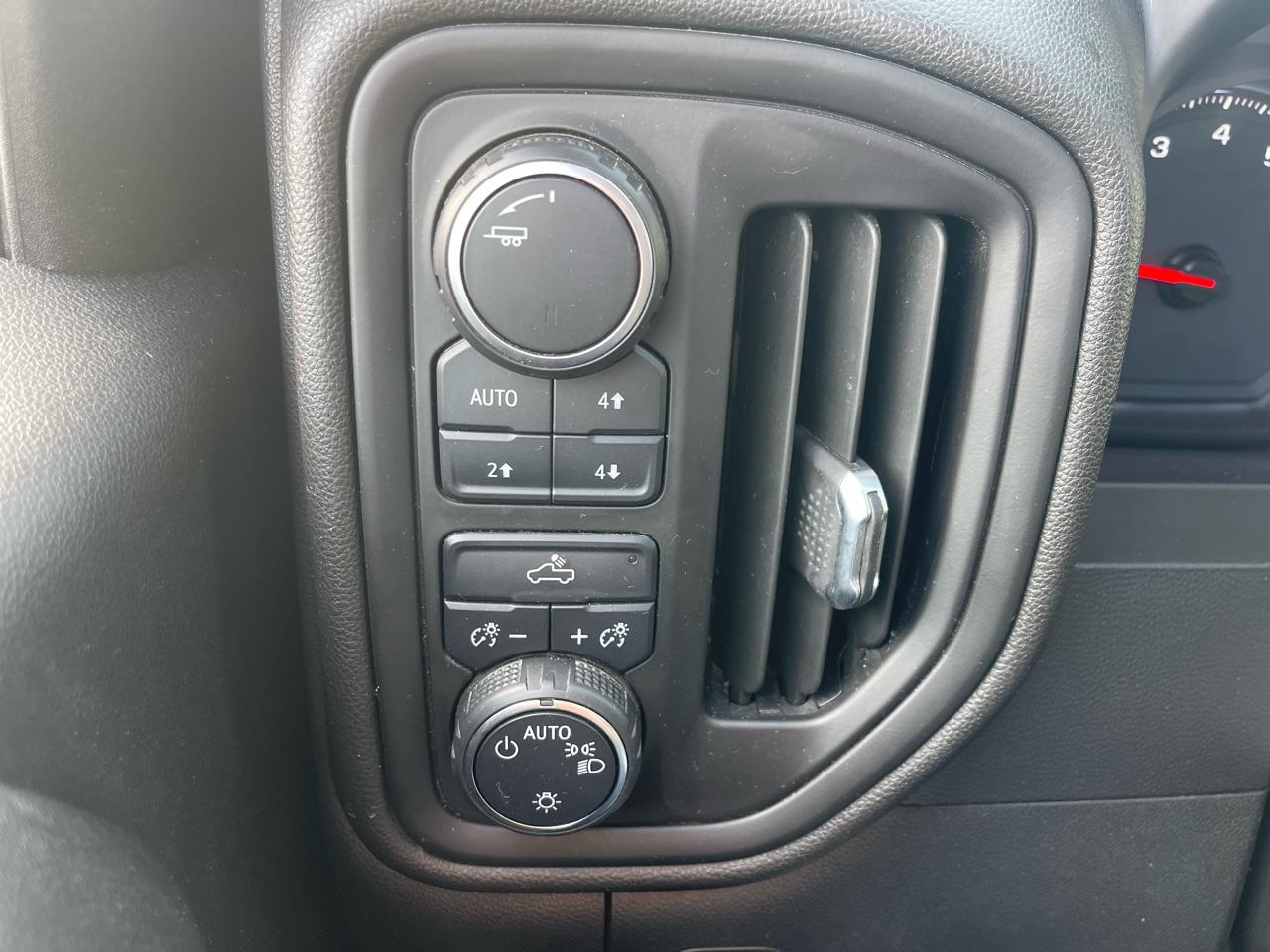 Chevrolet Silverado 1500 4WD Crew Cab 147" Custom Trail Boss 2021