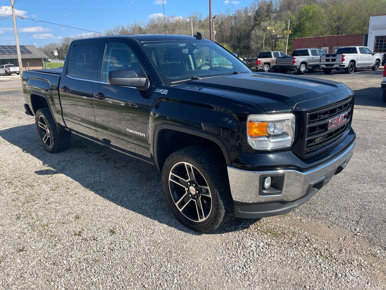 GMC Sierra 1500 4WD Crew Cab 143.5" SLE 2015