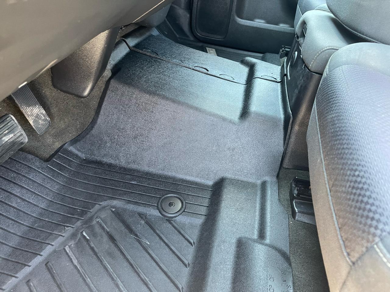 GMC Sierra 1500 4WD Crew Cab 143.5" SLE 2015