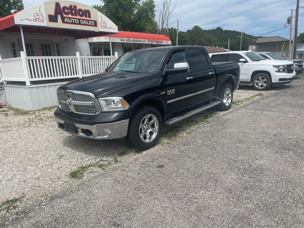 RAM 1500 4WD Crew Cab 140.5" Laramie 2014