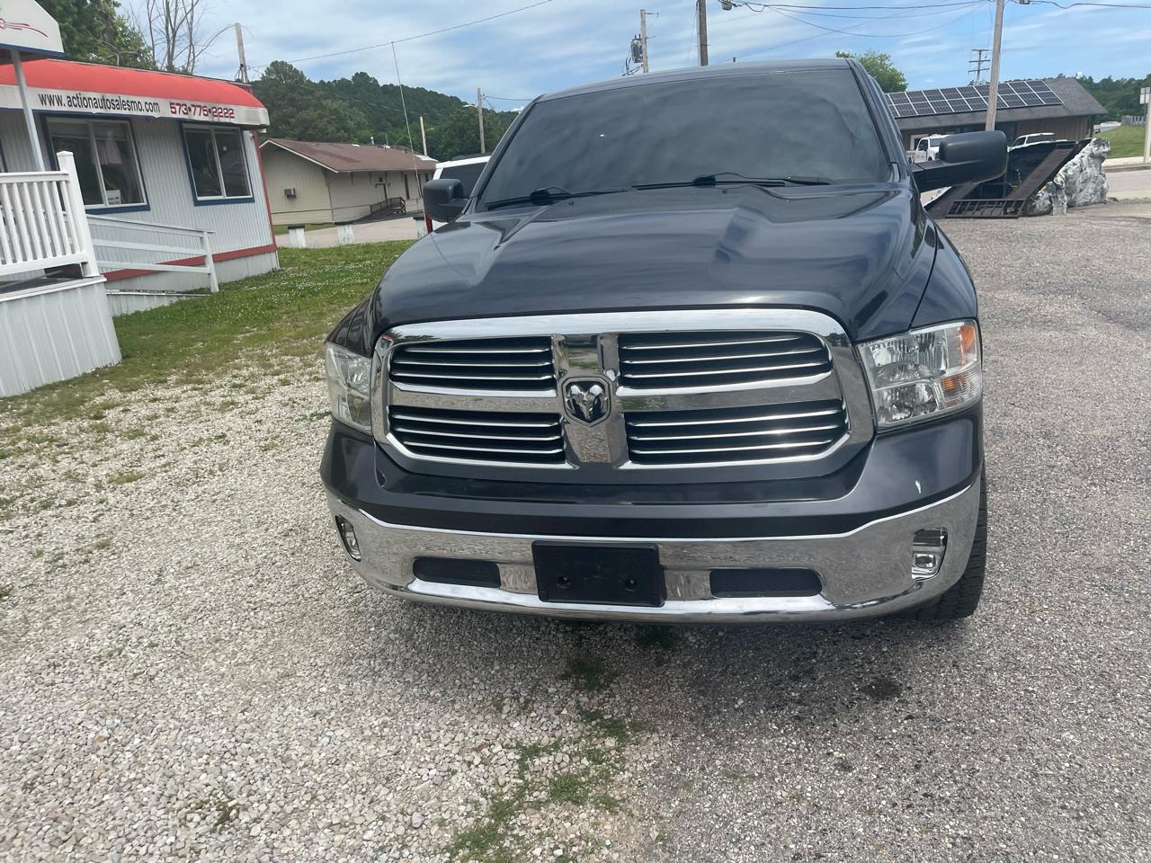 RAM 1500 4WD Quad Cab 140.5" Big Horn 2015