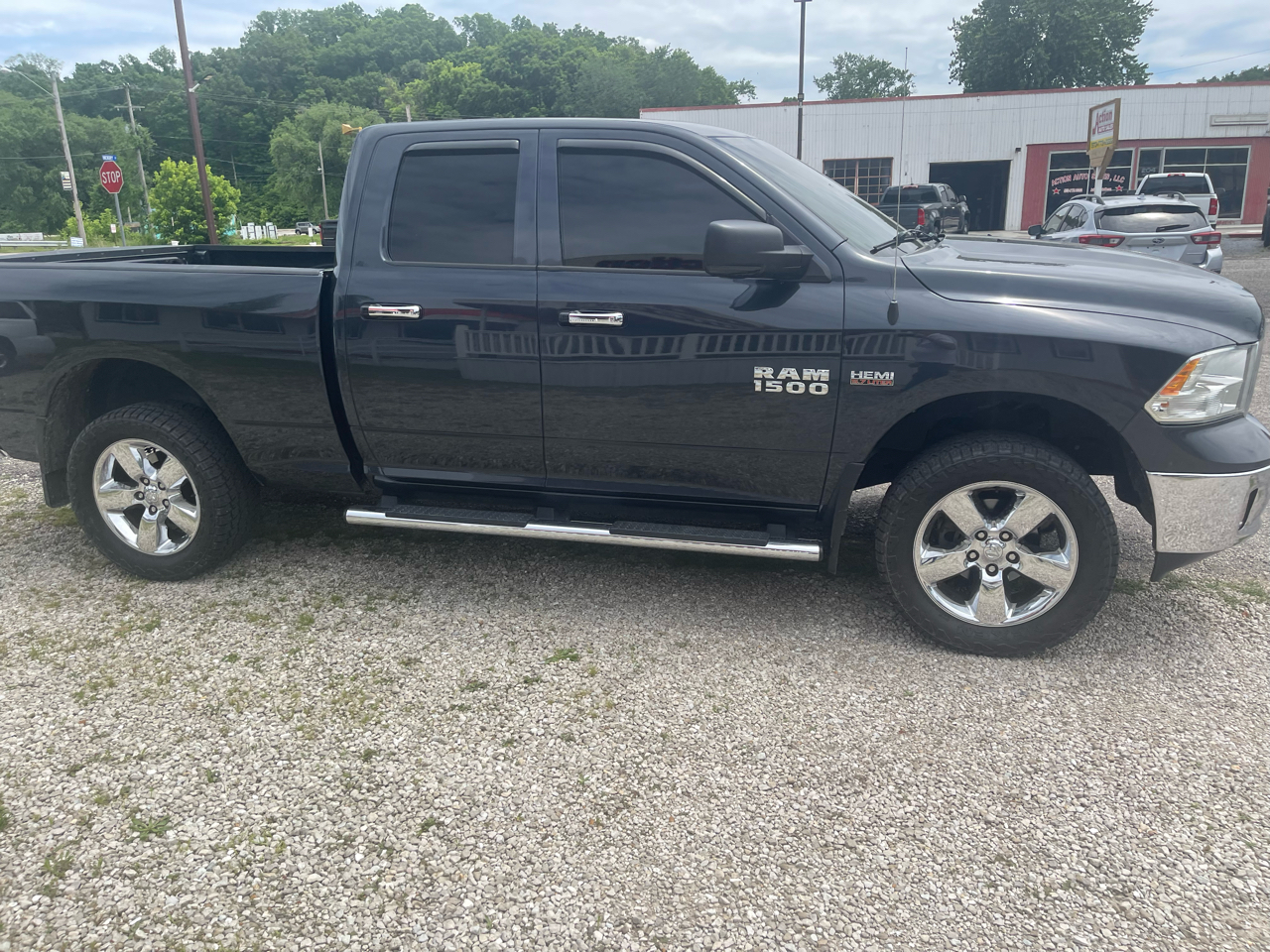 RAM 1500 4WD Quad Cab 140.5" Big Horn 2015
