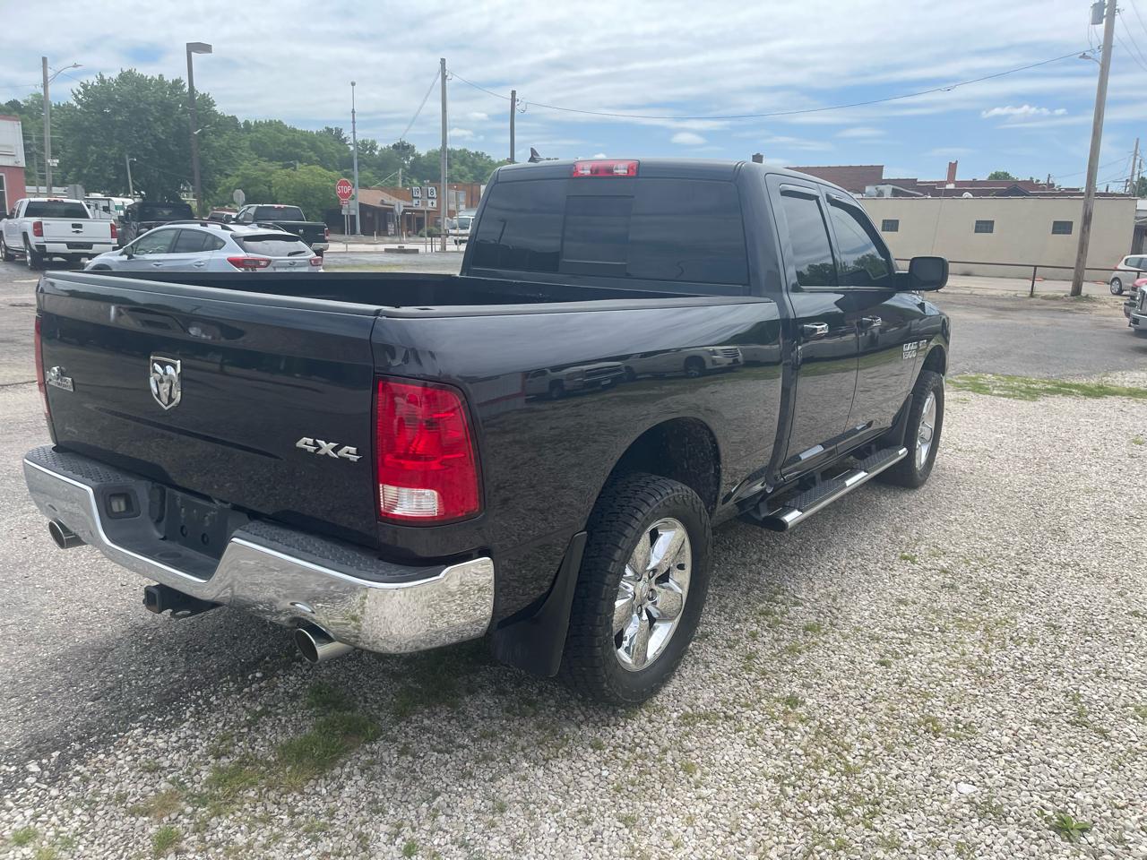 RAM 1500 4WD Quad Cab 140.5" Big Horn 2015