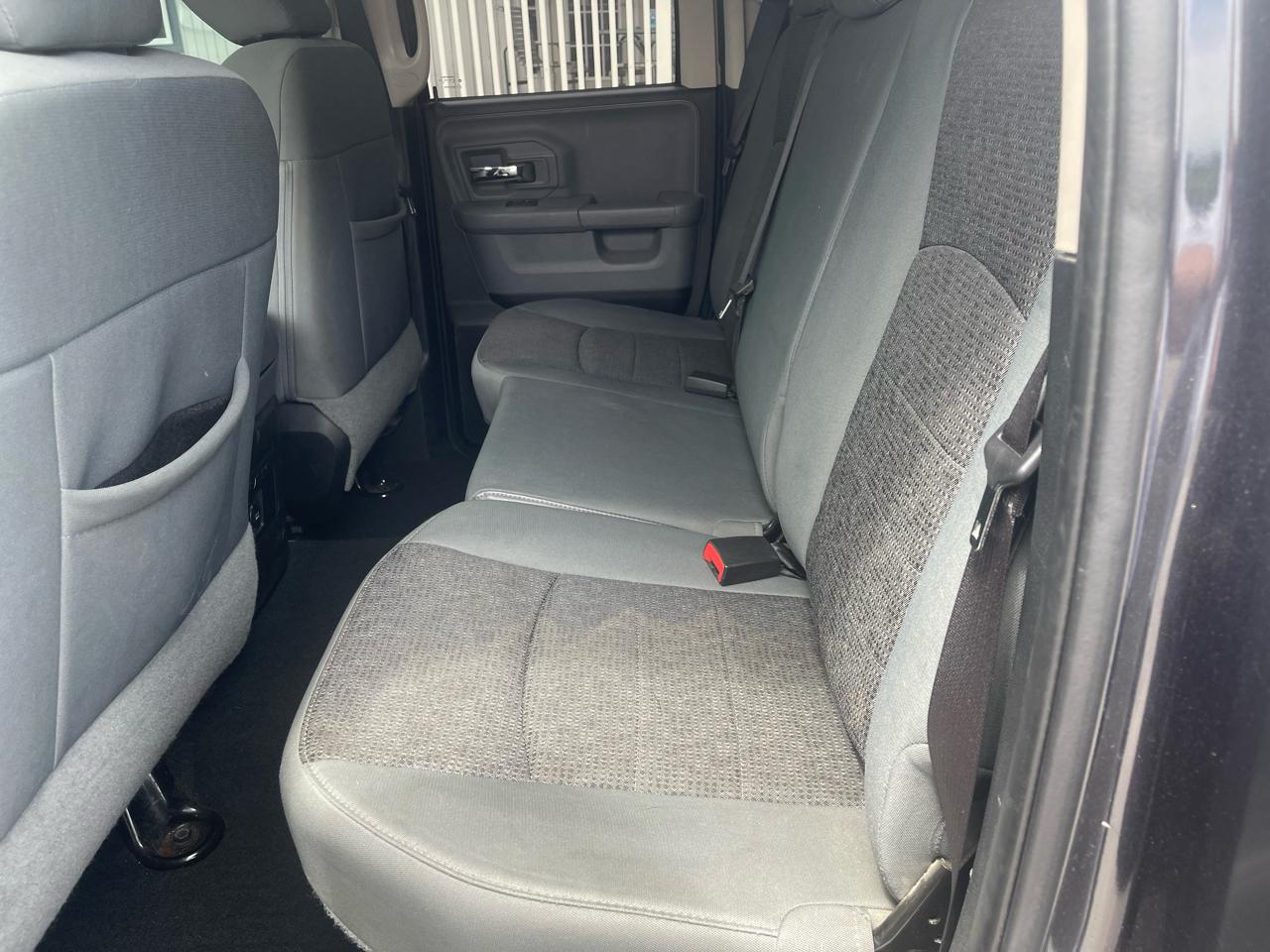 RAM 1500 4WD Quad Cab 140.5" Big Horn 2015