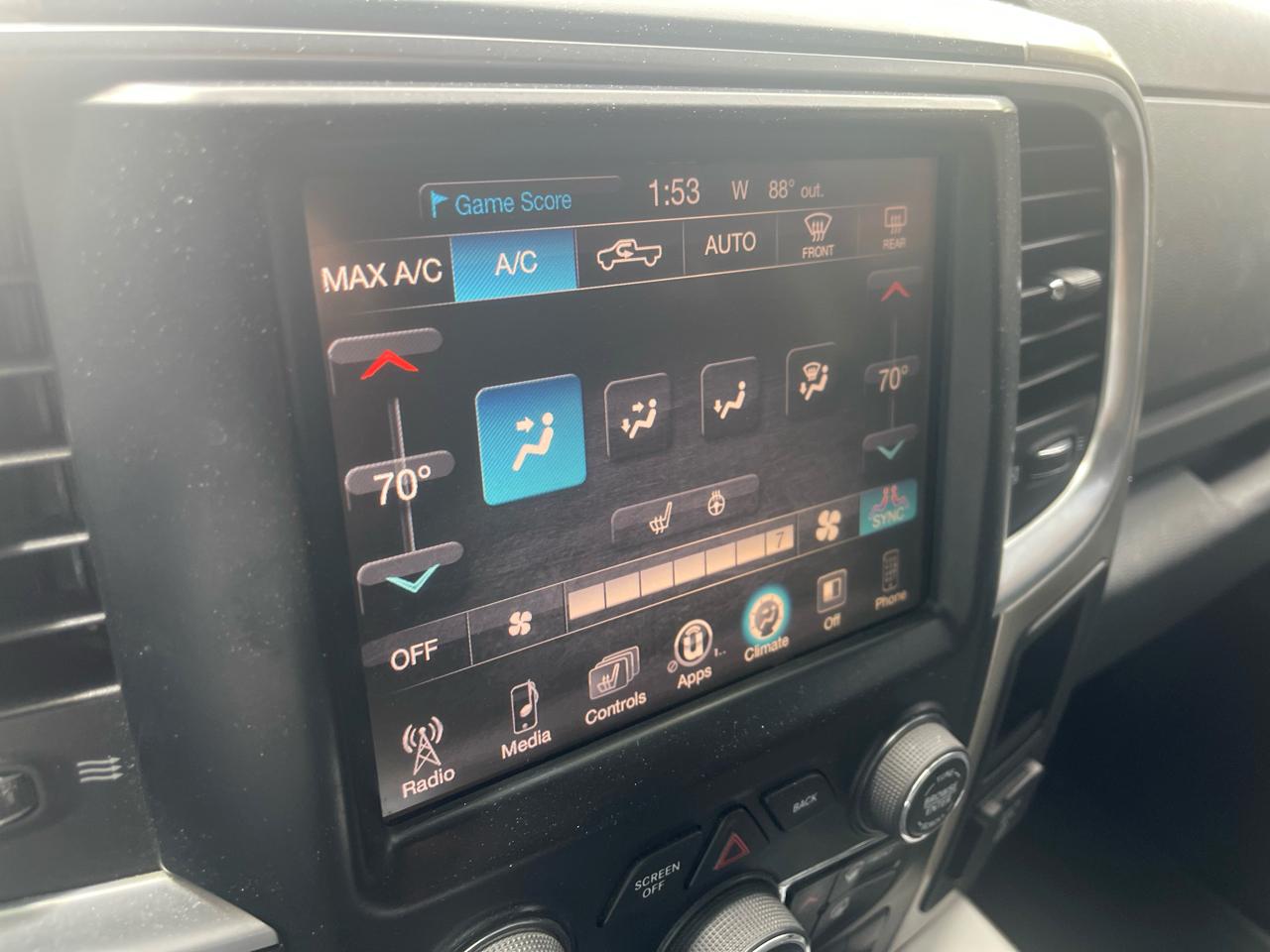 RAM 1500 4WD Quad Cab 140.5" Big Horn 2015