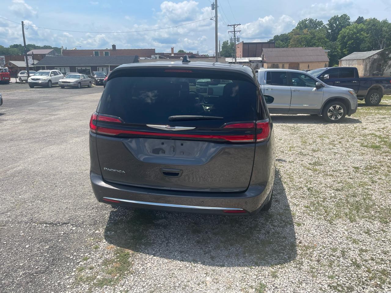 Chrysler Pacifica Touring L FWD 2023